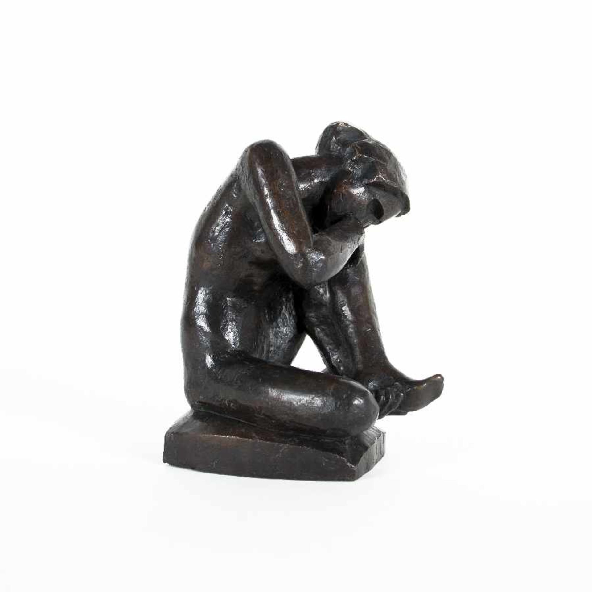 Georg Kolbe1877 Waldheim/Sa. - 1947 BerlinHockende, 1923Bronze with dark brown patina; H 18.5 cm; - Bild 2 aus 5