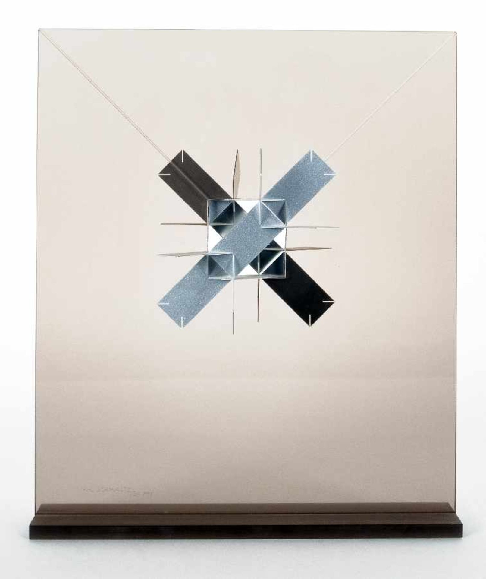 Karl-Ludwig Schmaltz1932 VellahnCella Nova P18Acrylic with aluminum elements, 1995; H 27,7 cm, W