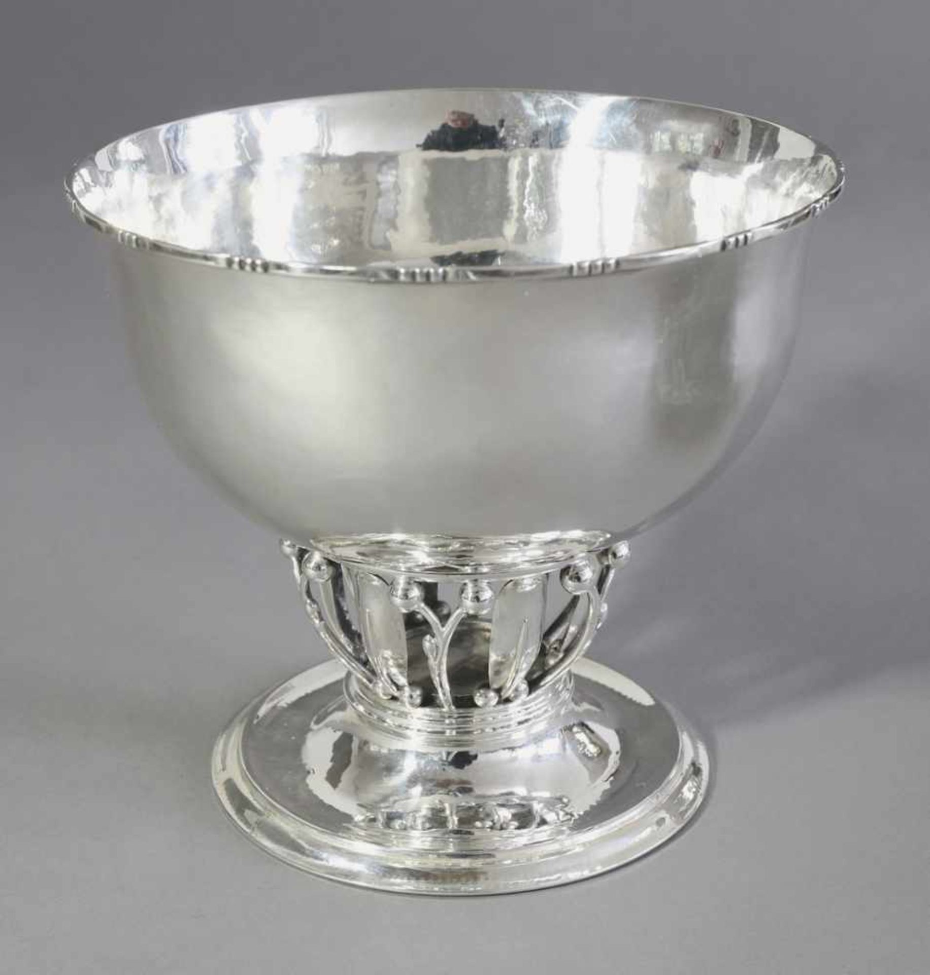 Georg JensenGeorg Jensen, Kopenhagen1912-14Louvre Bowl Modell 19. 1912-14. Silber. Große Schale