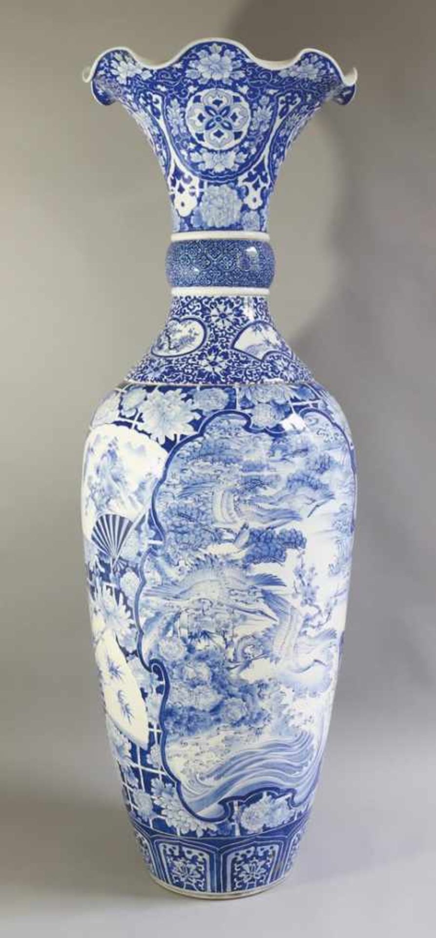 Große Meiji Bodenvase XXLJapanMeiji PeriodGroße Bodenvase XXL. Meiji Periode, Ende 19.