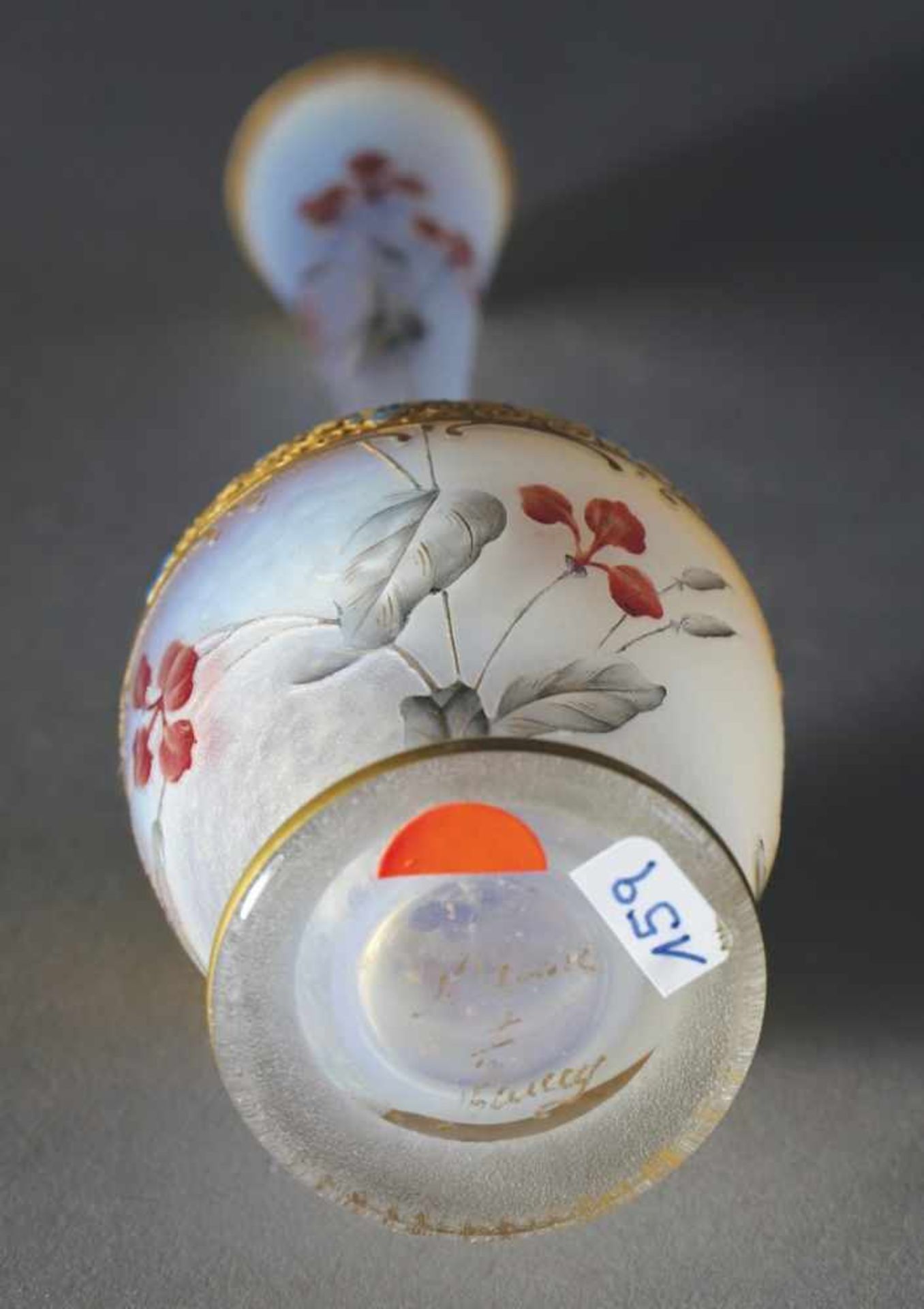 Daum Frères, Nancy1895-1900Vase. 1895-1900. Leicht bläulich opalisierendes Glas, farblos überfangen. - Image 3 of 3