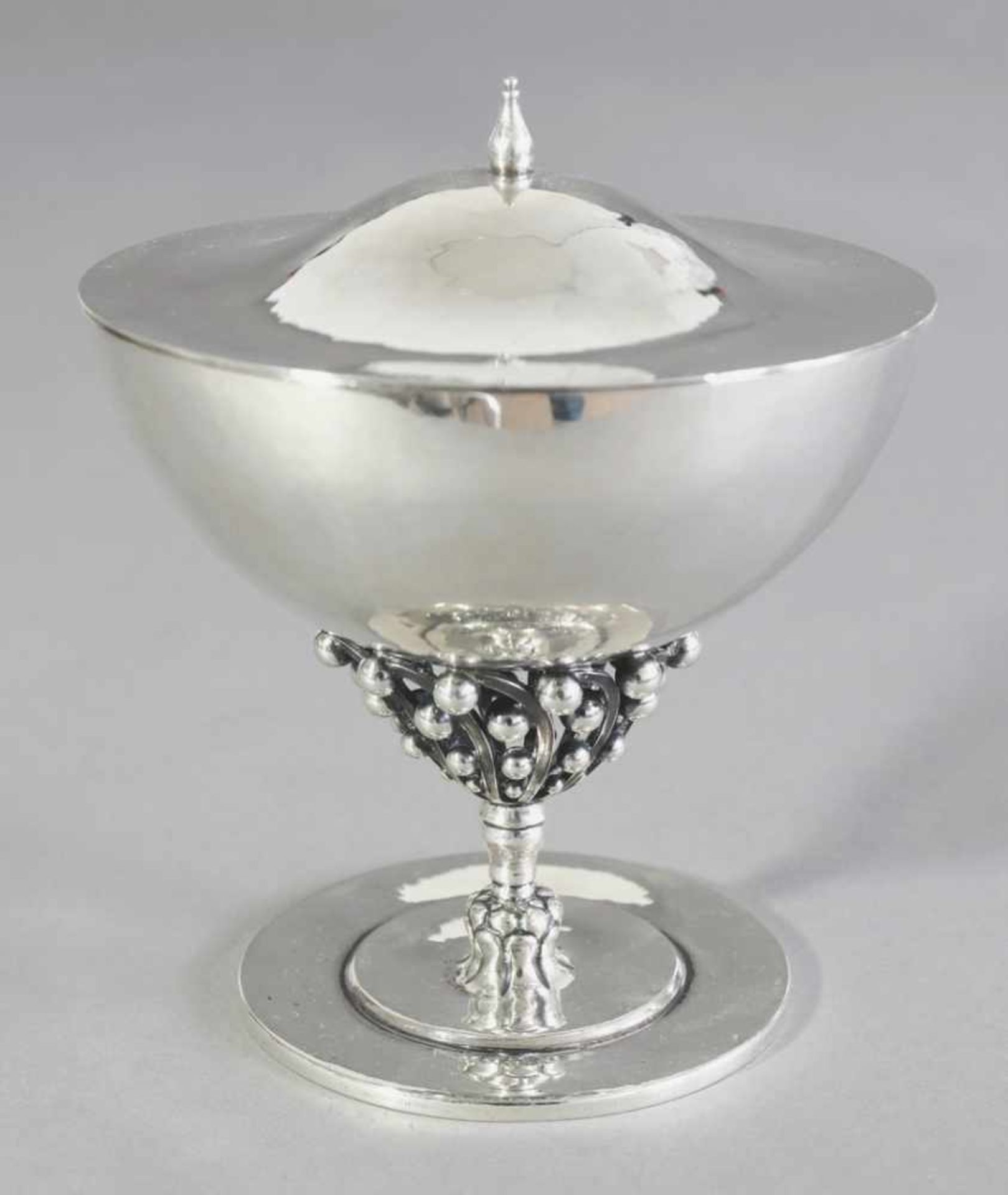 Johan RohdeGeorg Jensen, KopenhagenDesign 1908Zuckerdose Modell 43. Silber. Entwurf 1908, Ausführung