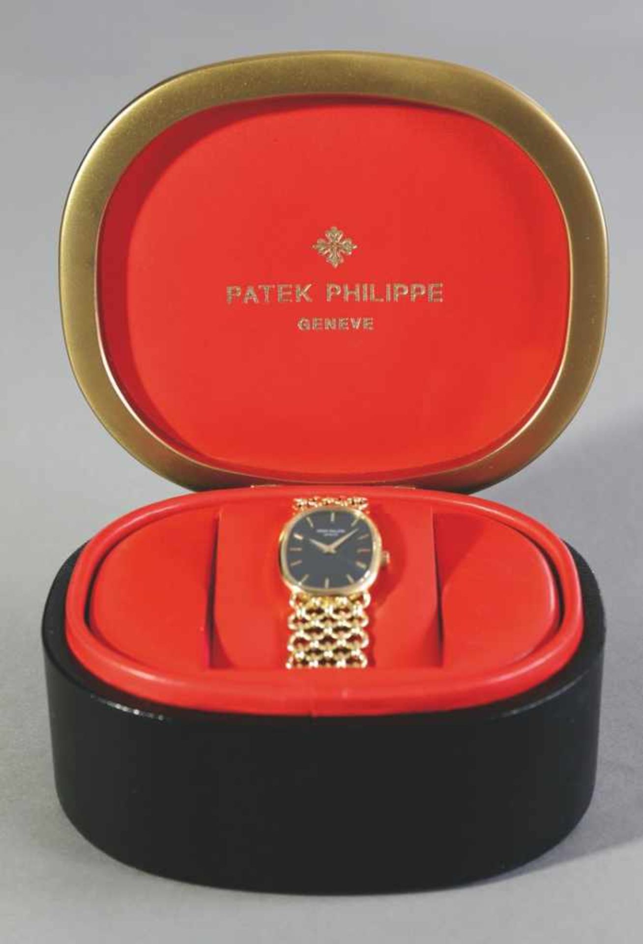 Patek Philippe, GenfDesign 1968Damenarmbanduhr Ellipse D'Or. Entwurf 1968. 18K Gold. Blaues - Bild 2 aus 2