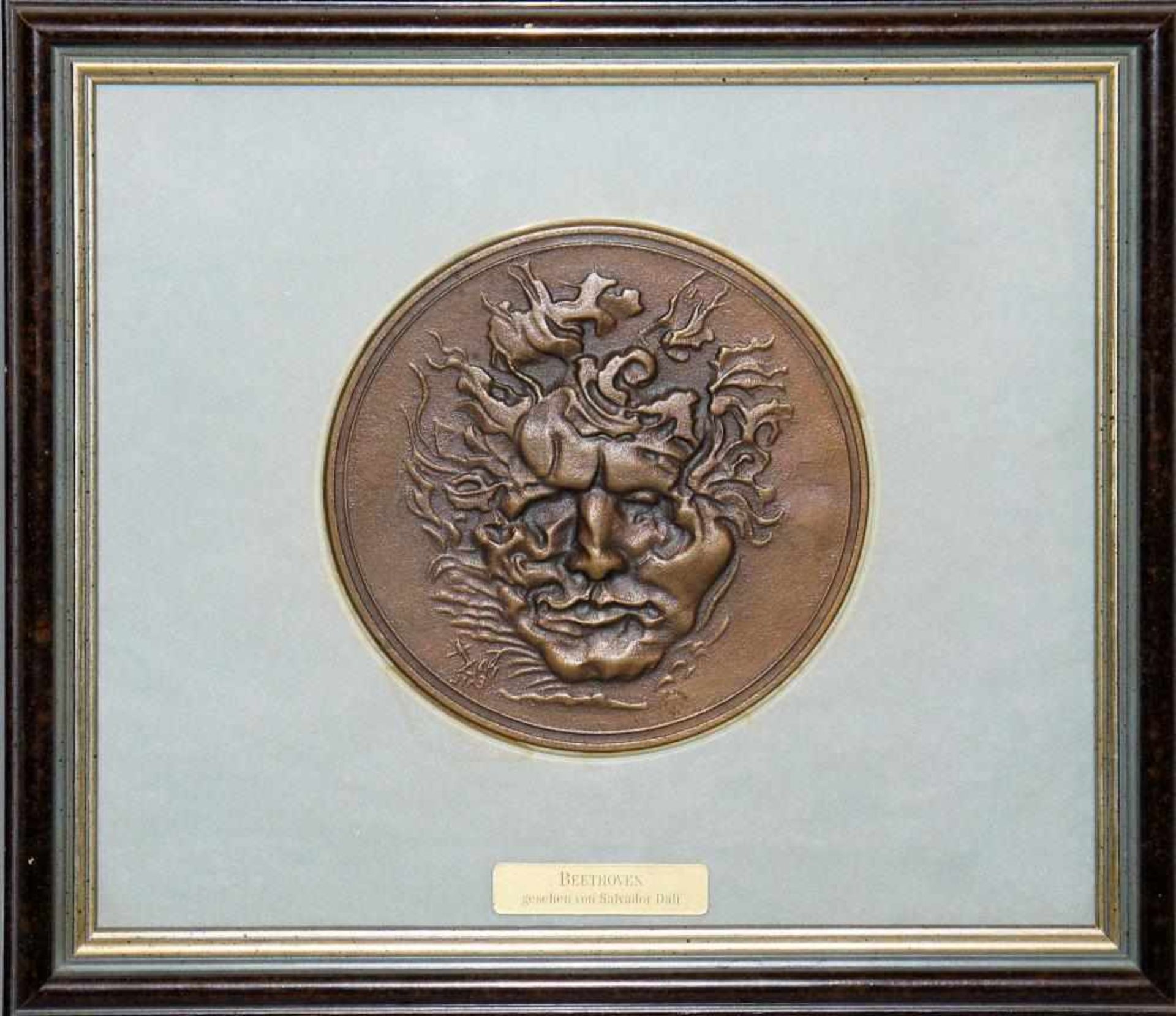 Salvador Dalí, Bronzemedaille Beethoven, 1985, gerahmt mit Zertifikat Salvador Dalí, 1904-1989, „