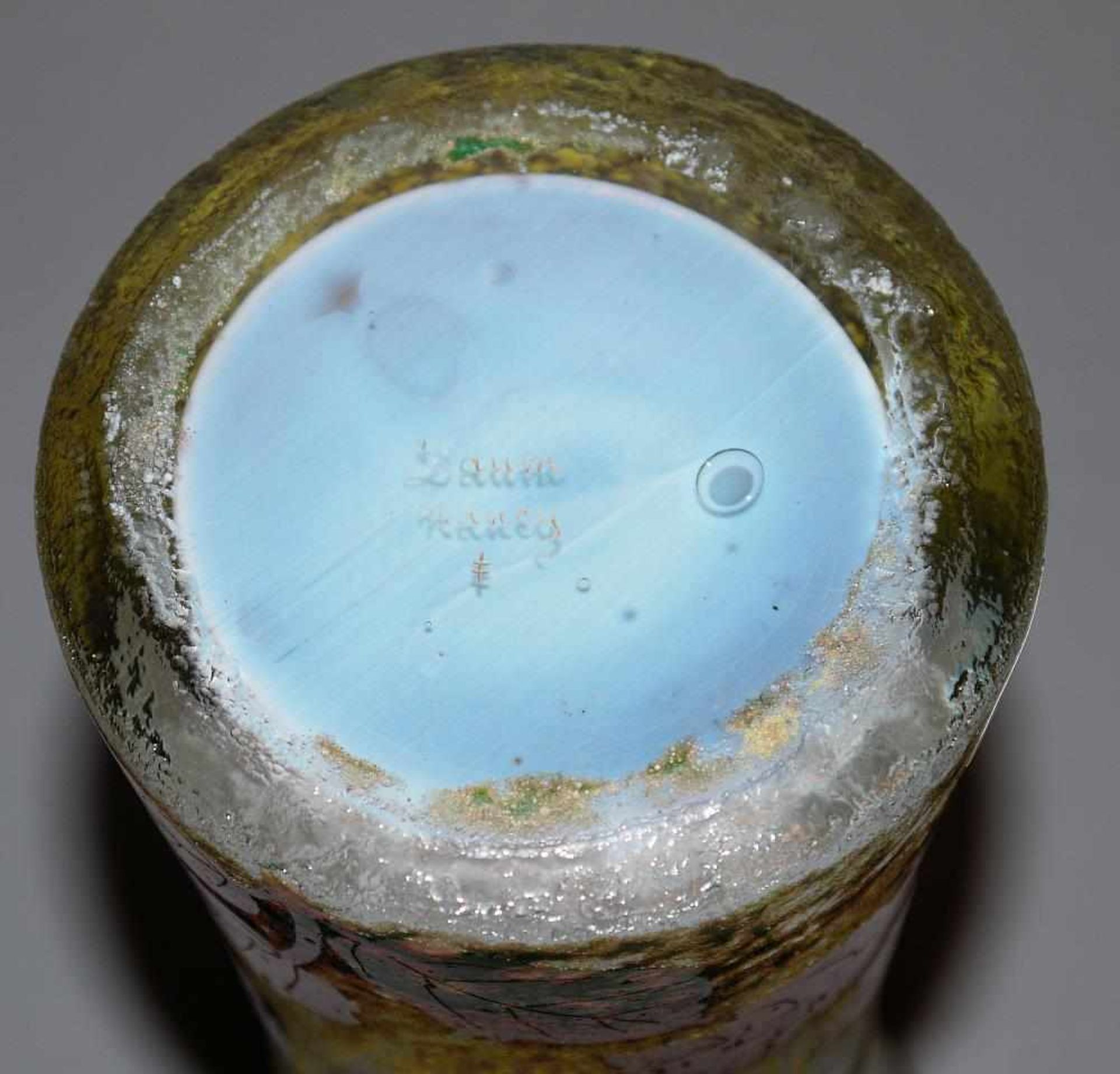 Große „Herbst-Vase“ von Daum, Nancy um 1915 Cameo-Vase mit konkav eingezogener Wandung, farbloses - Image 3 of 3