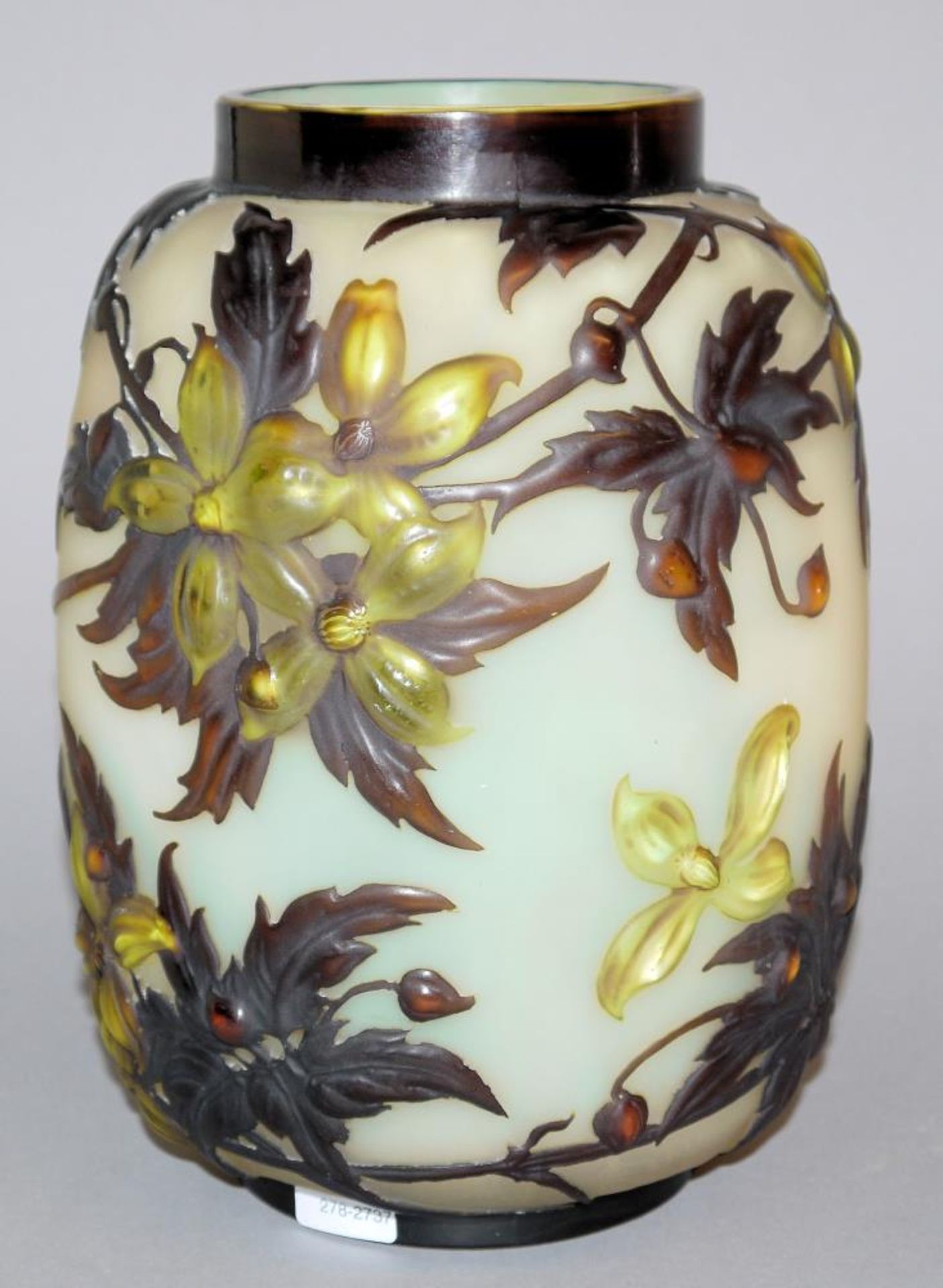 Emile Gallé, große Cameo-Vase „Clematis Soufflé“, Nancy um 1910 Modelgeblasene Vase aus farblosem - Image 2 of 3