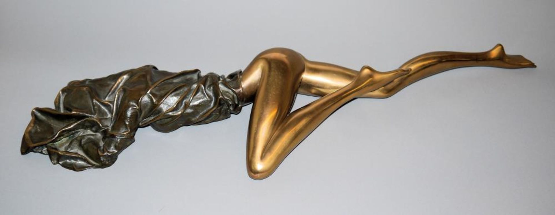 Bruno Bruni, „Venus Sdraiata“, Bronzeplastik Bruno Bruni, *1935, Liegender, sich entkleidender,