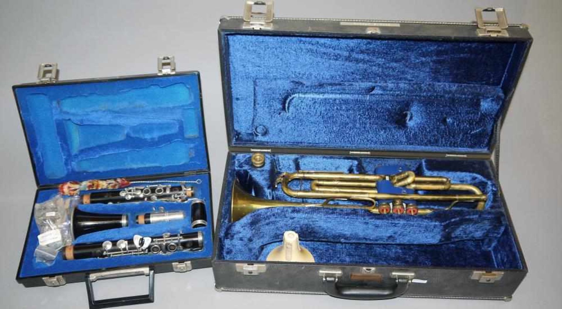 Klarinette im Koffer und Trompete im Koffer, 1970er Jahre Klarinette Richard Keilwerth, alle Teile