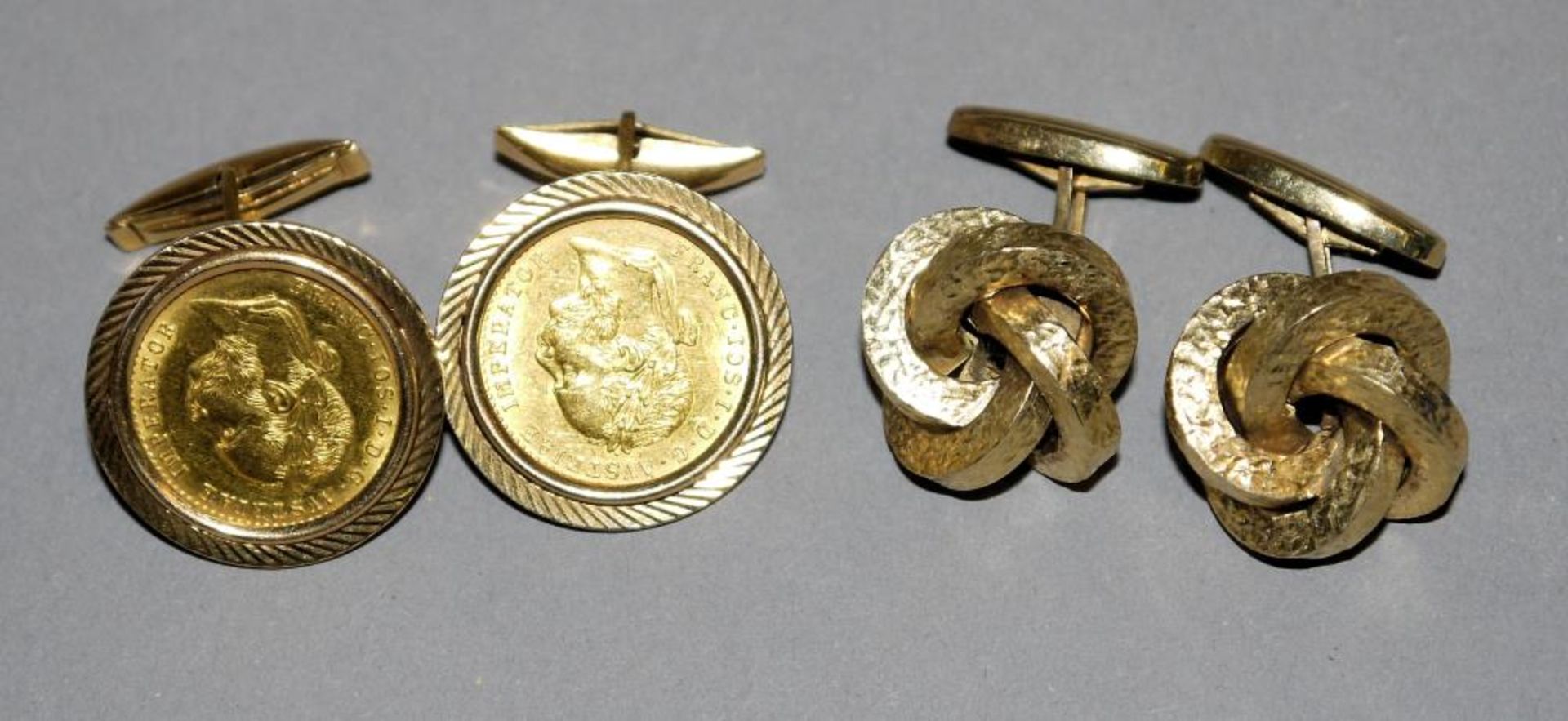 Zwei Paar Manschettenknöpfe, einmal mit 1-Dukat-Münzen Franz Joseph I, Gold 14kt Gelbgold,
