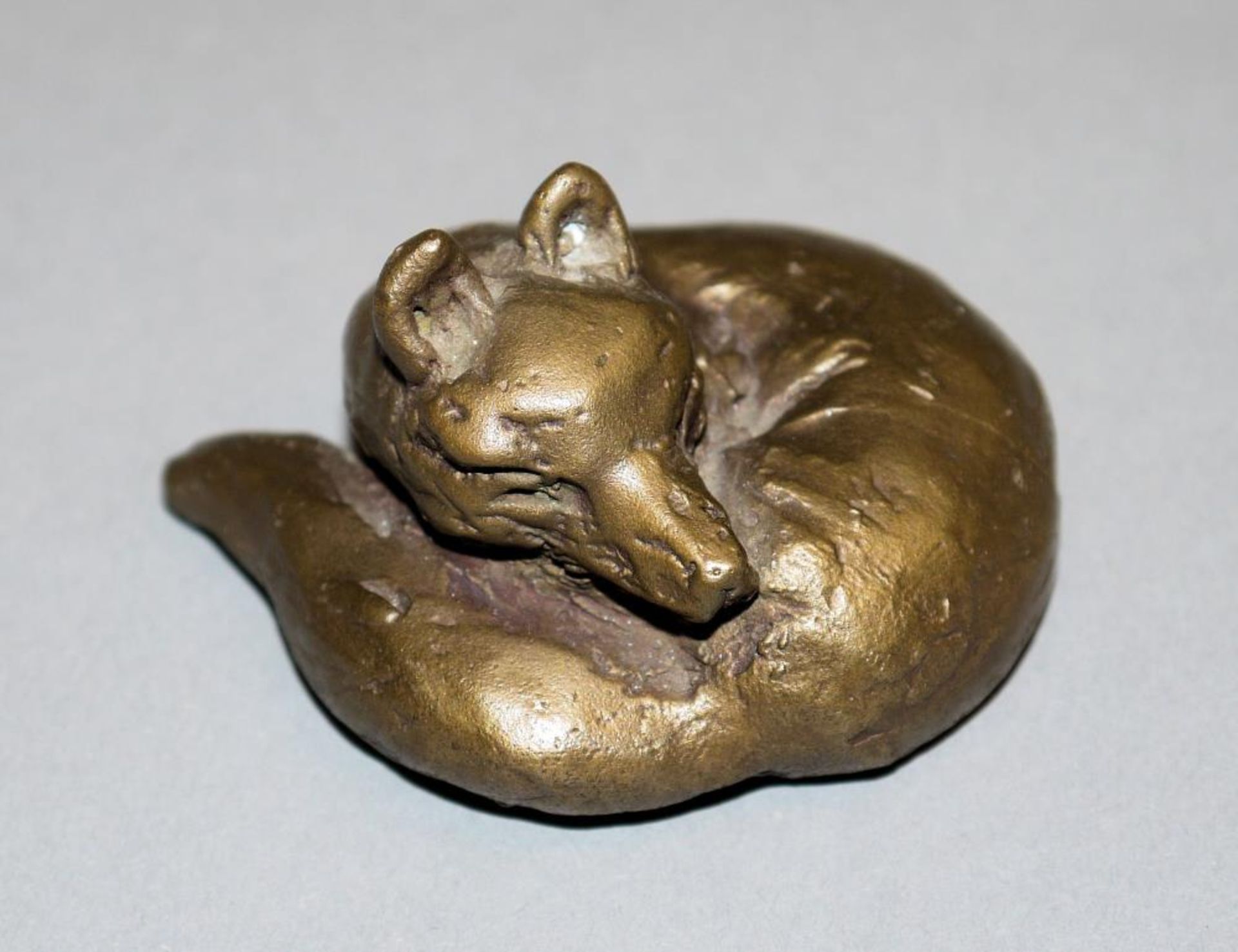 Kurt Arentz, Bronzeplastik Fuchs mit Zertifikat Kurt Arentz, 1934 - 2014, liegender „Fuchs-klein“,
