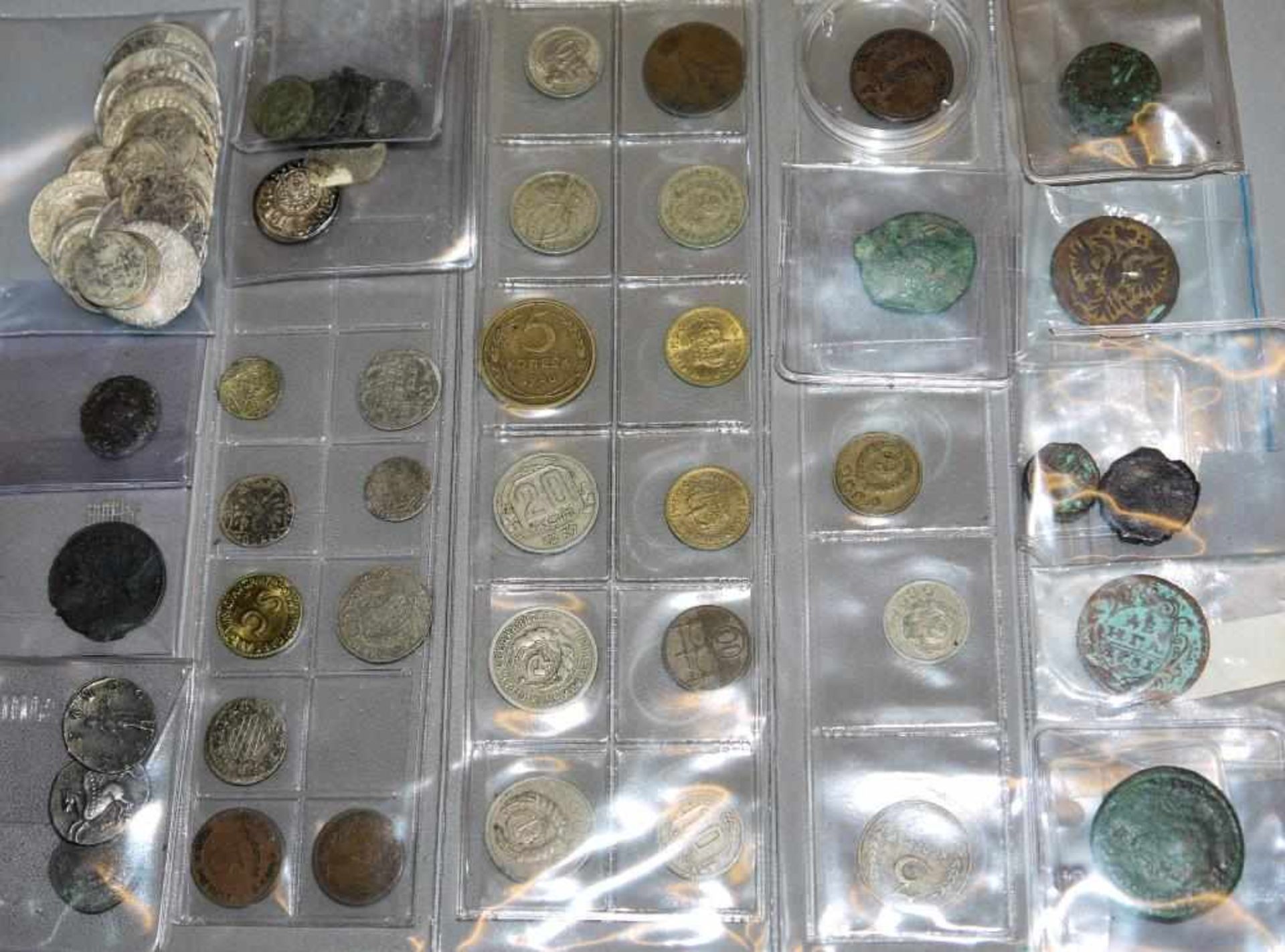 Sammlung von ca. 80, teils sehr alten Münzen, Sachsen, Baltikum, Riga u.a. Dabei ca. 50 silberne