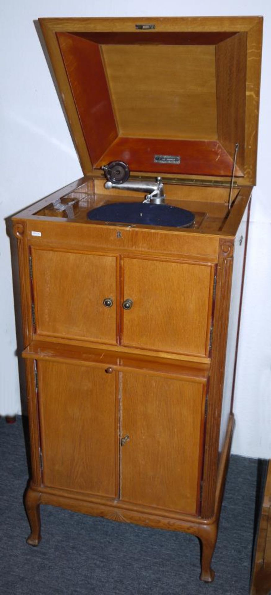 Schrankgrammophon von Julius Heinrich Zimmermann um 1930 Seltenes Grammophon aus dem Werk des