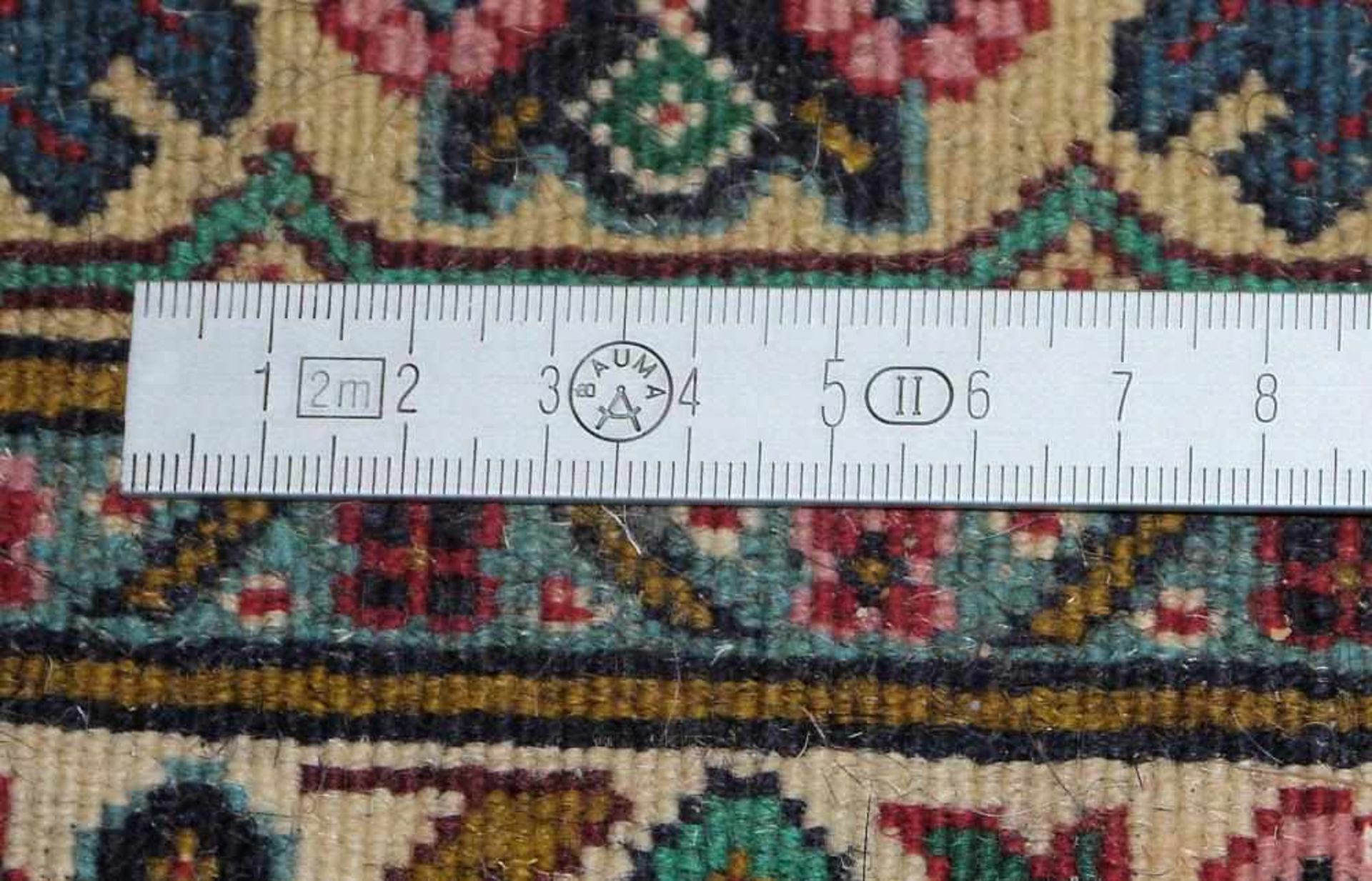 Großer Orientteppich Bidjar, Persien Teppich mit reichem Gartenmuster in Rottönen, Wolle auf - Bild 4 aus 4
