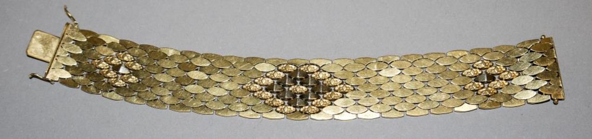 Armband, Gold, Vicenza, Italien 18kt Gelbgold, navettenförmige Glieder, Herstellerpunze 224 vi,