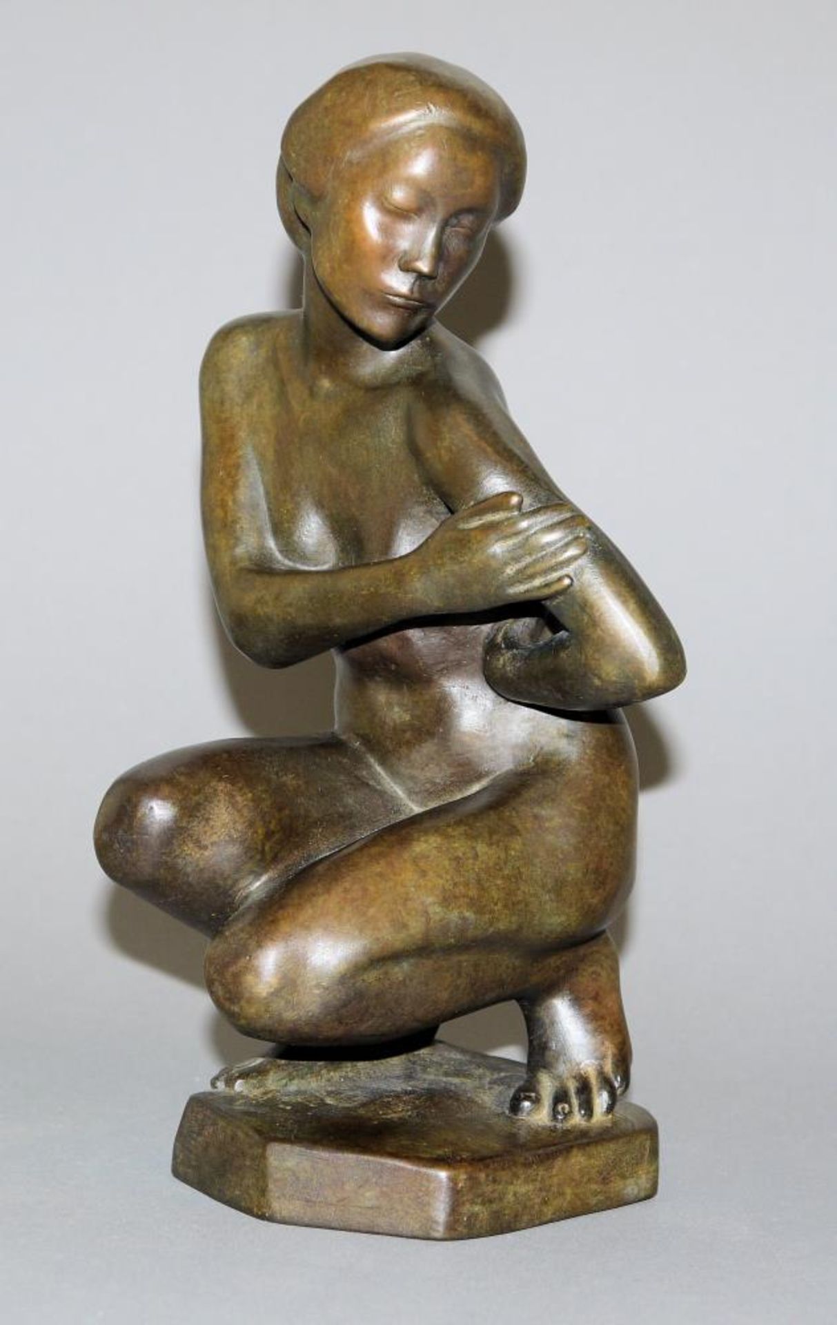 Georg Kolbe, Bronzeplastik „Kauernde Japanerin“, reduzierte Version, Edition Ars Mundi Georg
