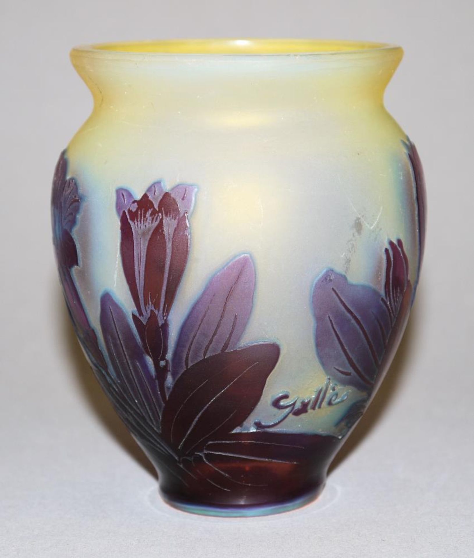 Emile Gallé, Vase mit Campsis, um 1900/10 Hochovaler Korpus mit ausladender Mündung auf Fußring, - Bild 2 aus 2