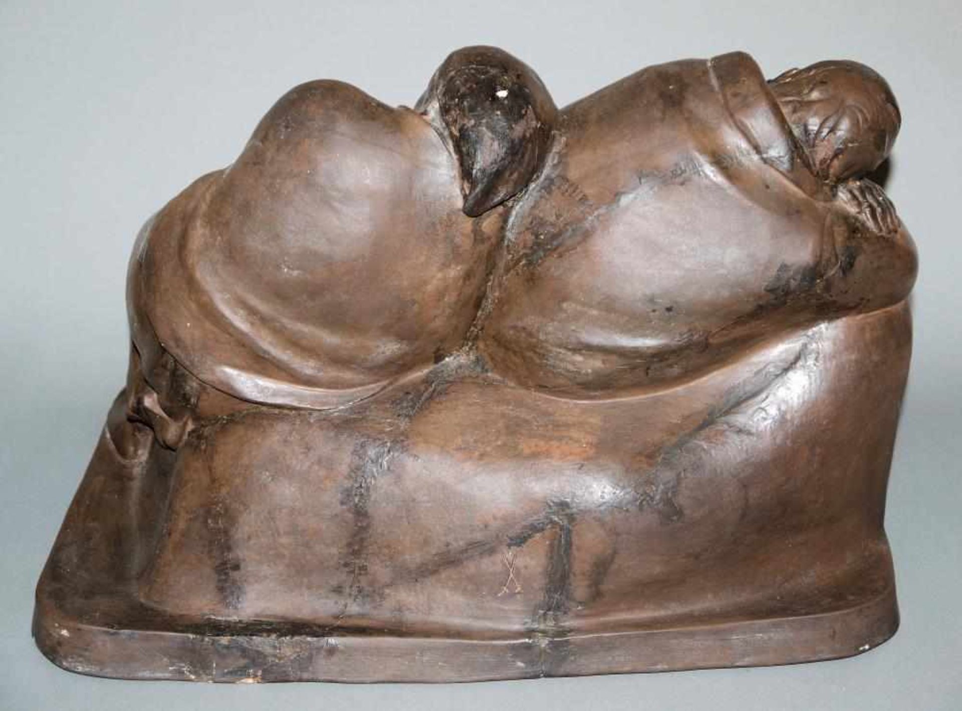 Ernst Barlach, Schlafende Bauern, von 1912, Böttgersteinzeug Ernst Barlach, 1870 – 1938, - Bild 2 aus 3