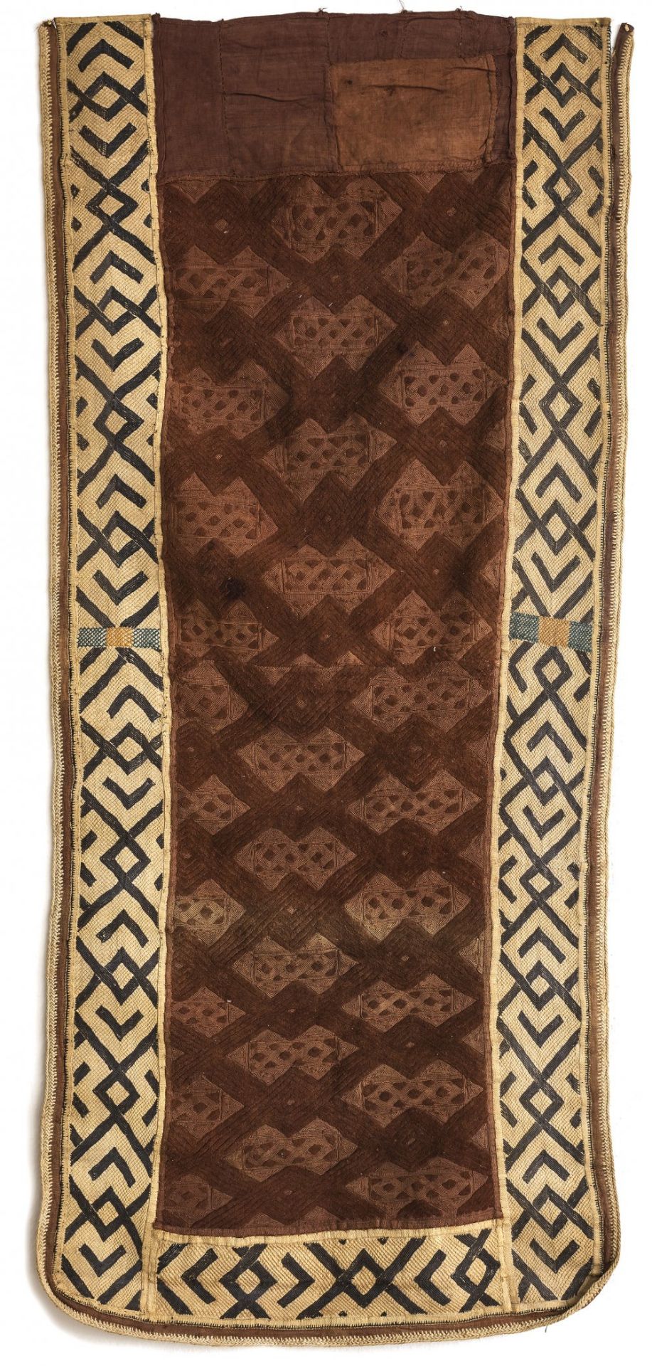 Tanzrock "ntshakabwiin"Kuba-Bushoong, D. R. Kongo, ca. 160 x 60 cm. Für eine noble Hofdame, mit