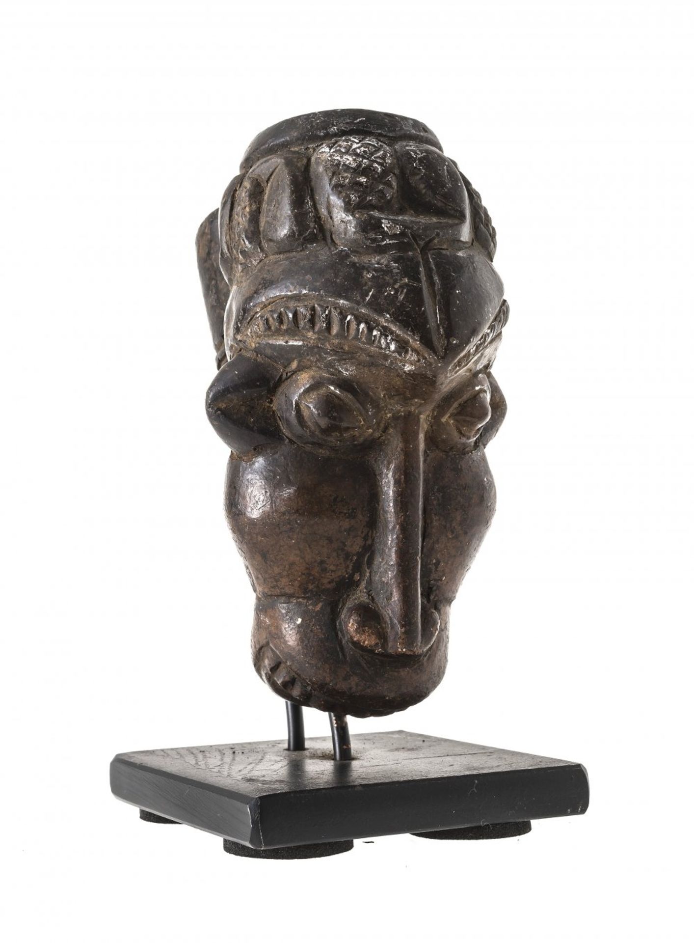 PfeifenkopfBamum, Kamerun. In der Gestalt eines Affenkopfes. Ton. H. 10 cm.Head of a pipeBamum,,