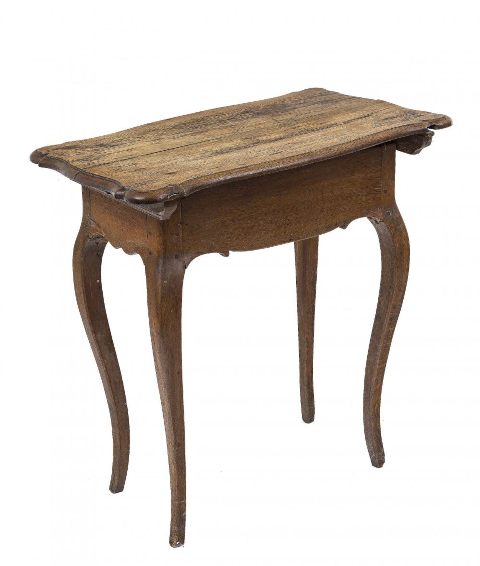 Kleines Tischchen (Beistelltisch)Deutsch, 19. Jh. Platte m. Riss. 71 x 68 x 44,5 cm.- - -27.00 %