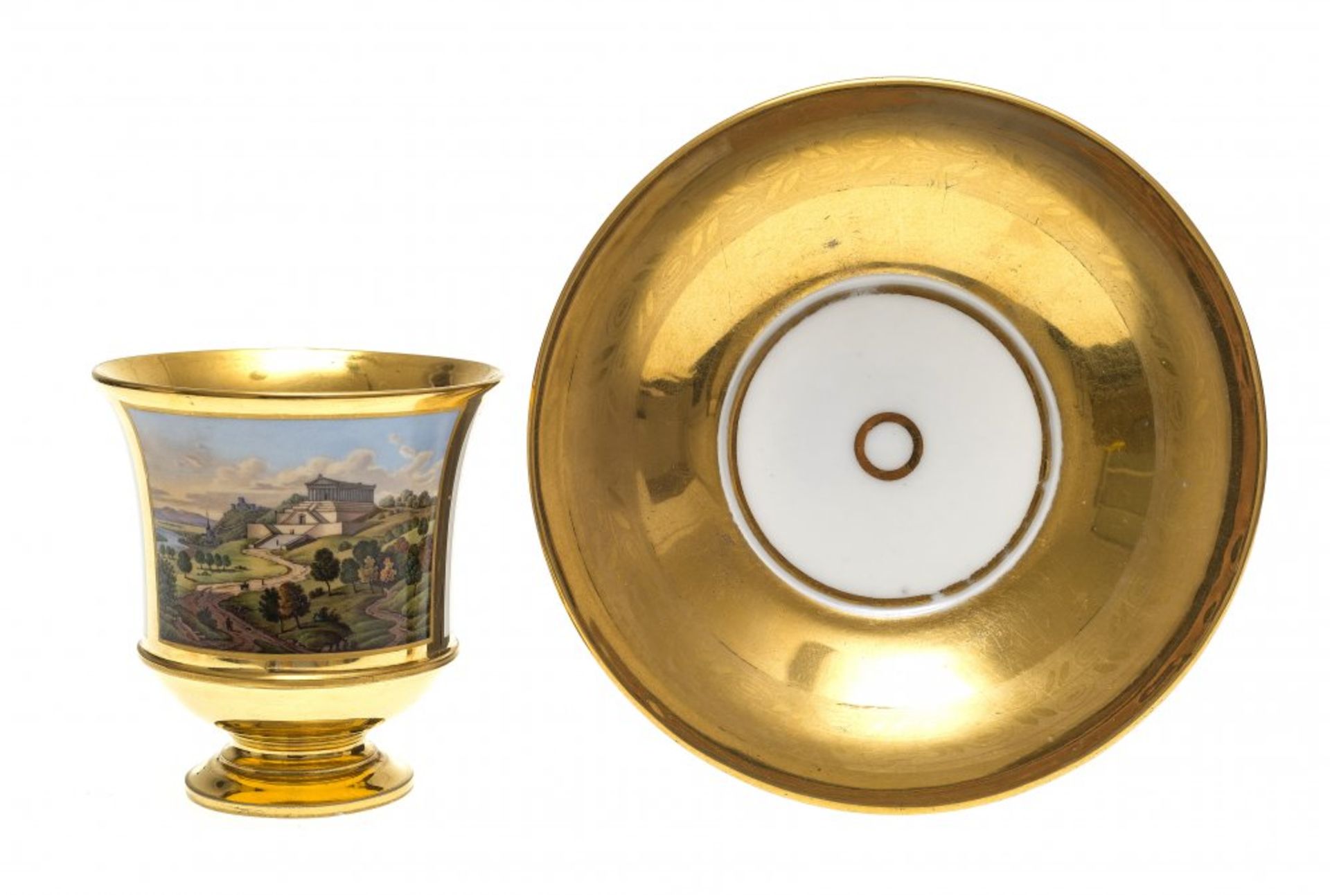 Ansichtentasse (Bouillontasse) mit UntertasseNymphenburg, 1. Hälfte 19. Jh. Farbig und Gold