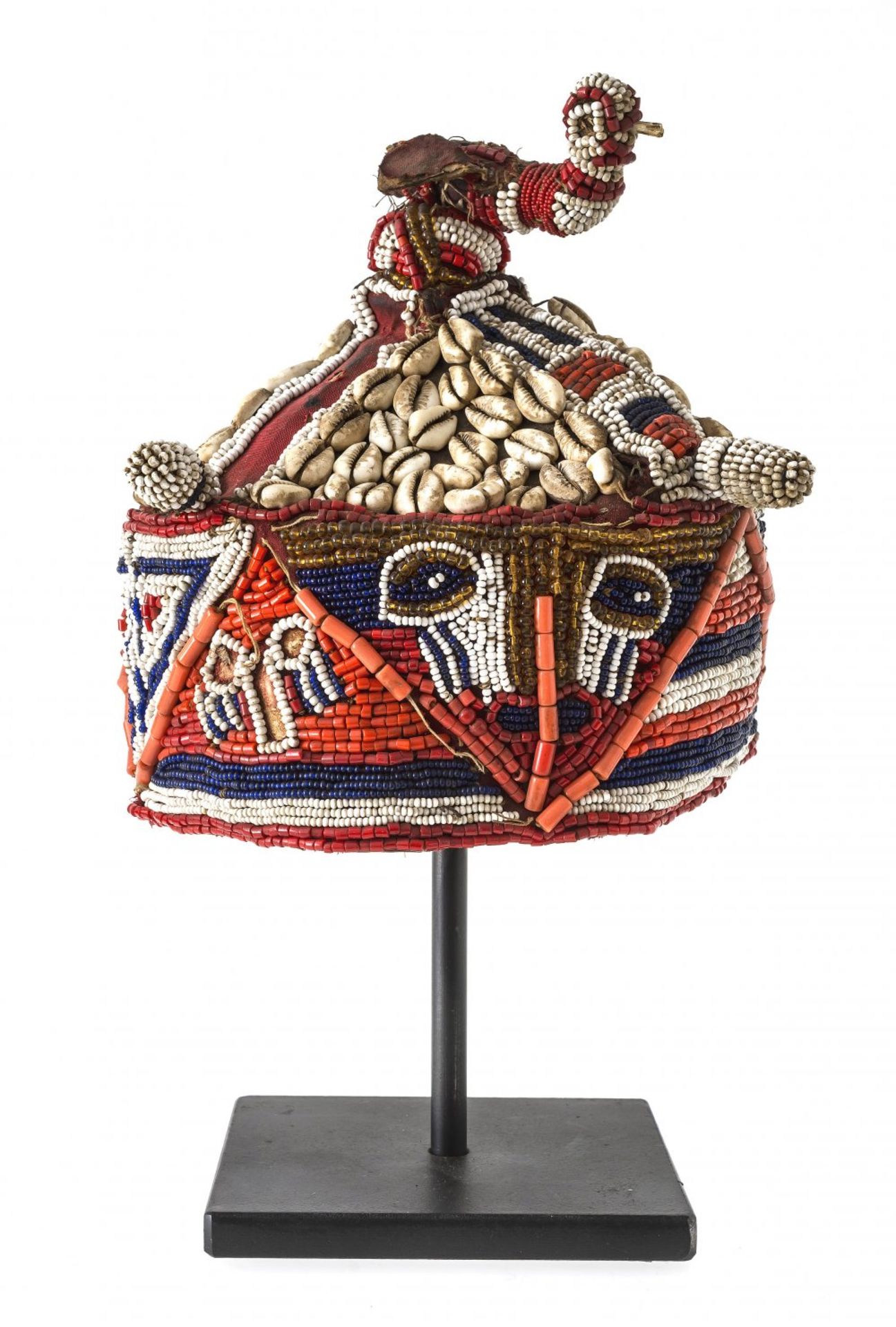 PerlenkroneEines Priesters oder Häuptlings. Yoruba, Nigeria. H. 19 cm.A beaded crownof a priest or