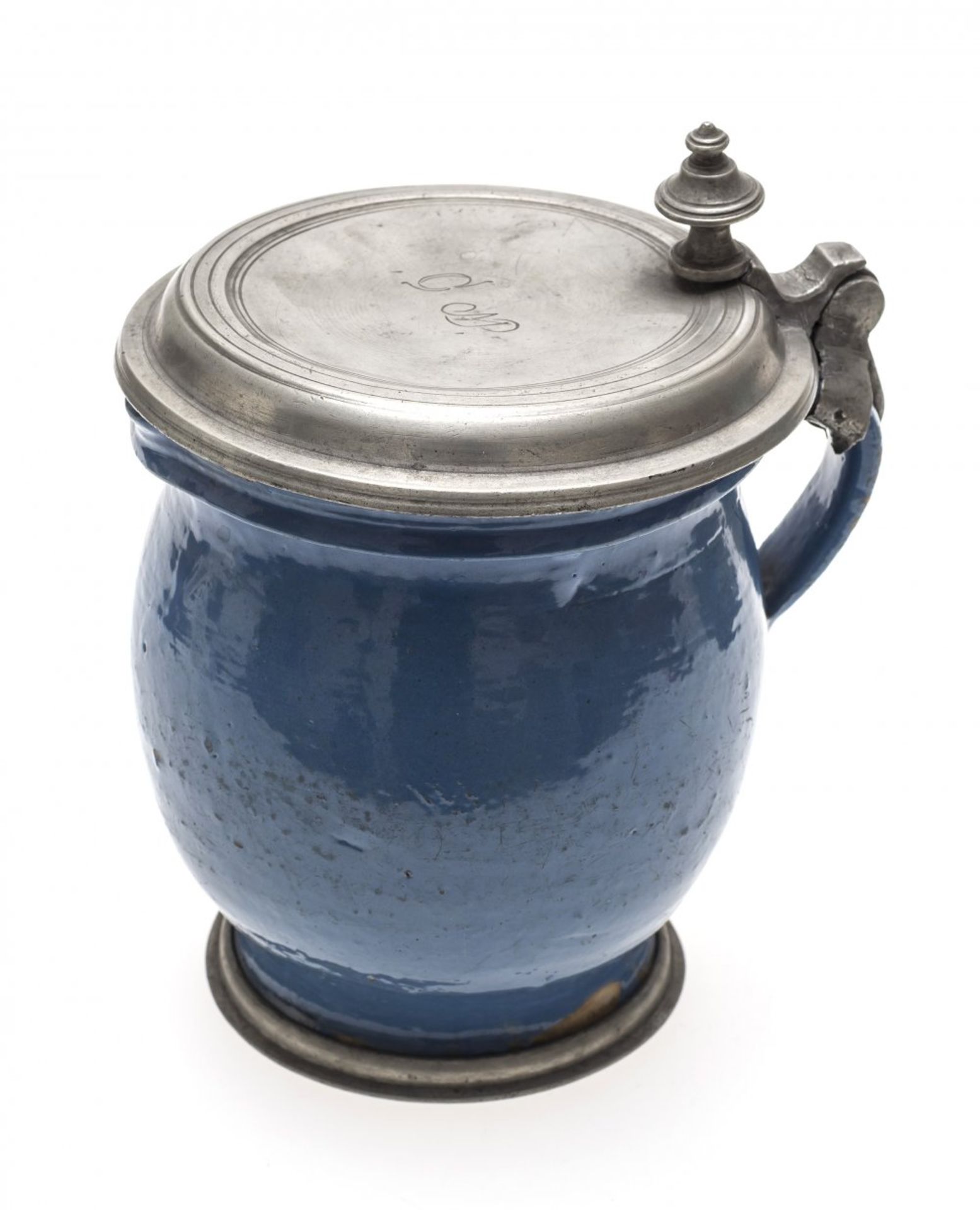 DeckelkrugKröning, 18./19. Jh. Irdenware, blau glasiert, Zinndeckel. Best. H. 18 cm.