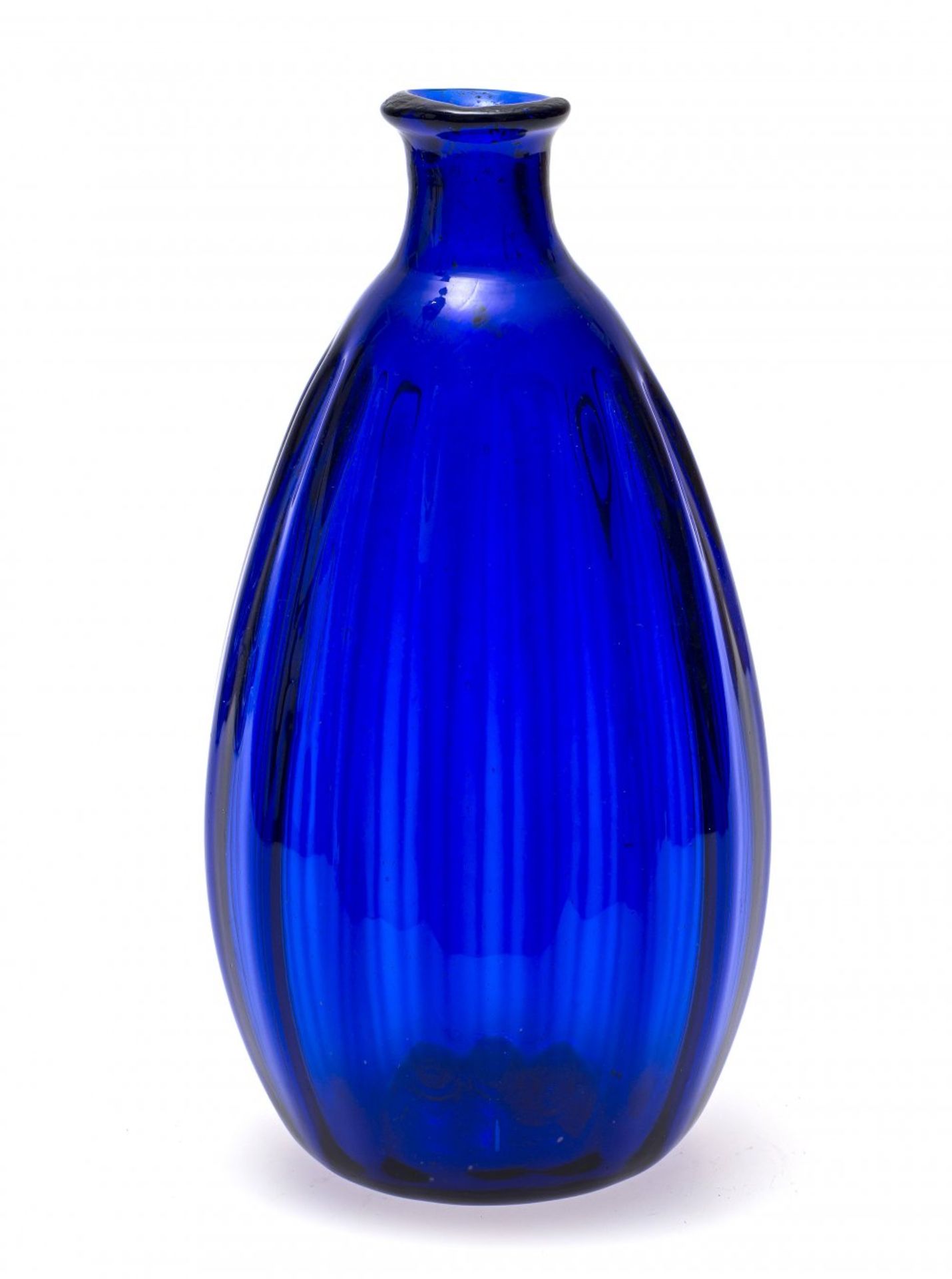 TropfenflascheTirol. Blaues Glas. Längsrippenmuster. Ohne Verschluss. H. 20 cm.drop bottleTirol.