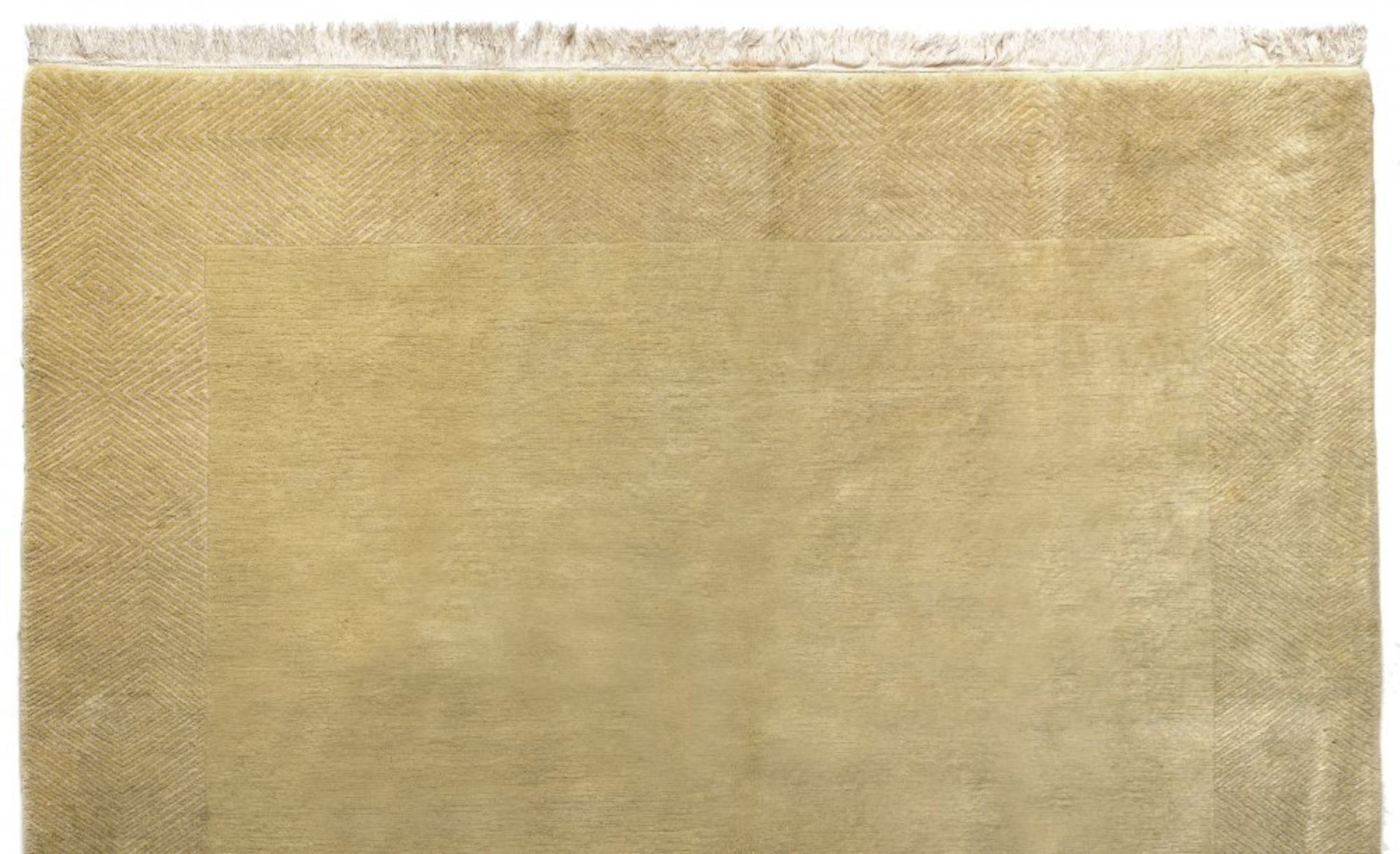 TeppichChina, 20. Jh. Wolle. 223 x 283 cm.carpetChina, 20th century Wool. 223 x 283 cm.- - -27.