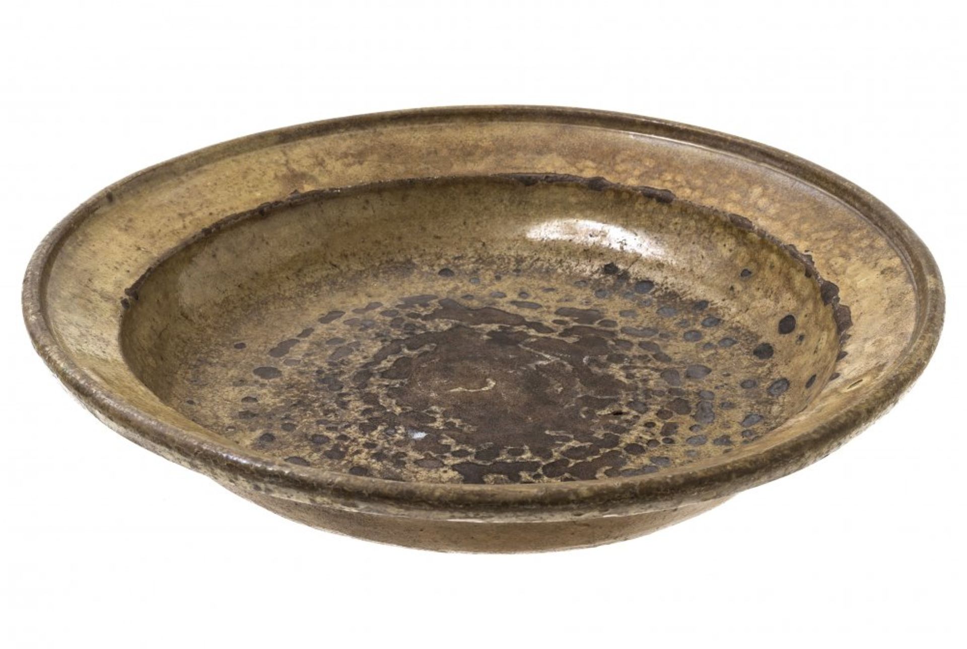 SchüsselNiederbayern, 19. Jh. Irdenware, hellbraun unregelmäßig glasiert. Best. ø35,5 cm.bowlLower