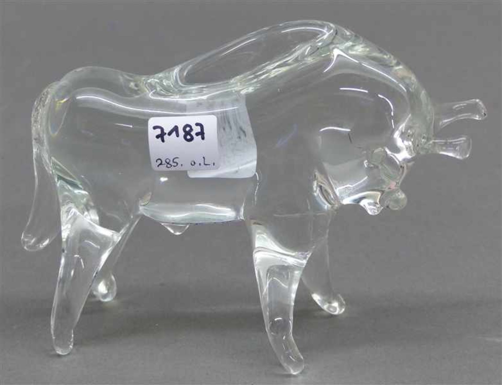 GlasskulpturMurano, farblos, stehender Stier, h 12 cm, b 16 cm,