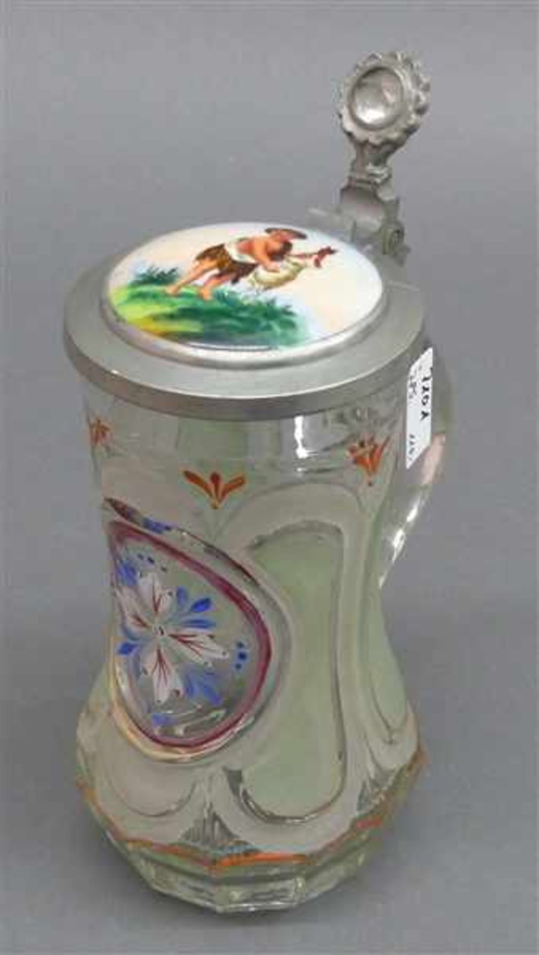 GlasbierkrugPressglas, teilweise geätzt, florales Medaillon, Zinndeckel mit bemaltem