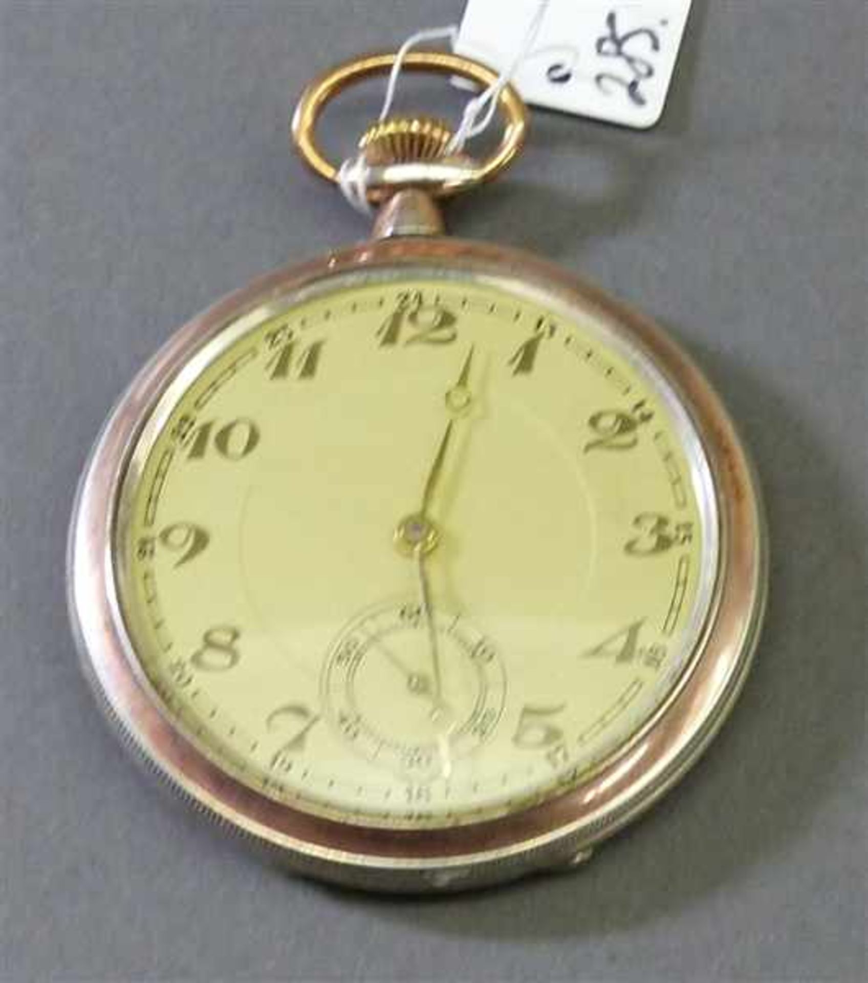 Taschenuhr800er Silbergehäuse, Kronenaufzug, goldfarbenes Zifferblatt, arabische Zahlen,