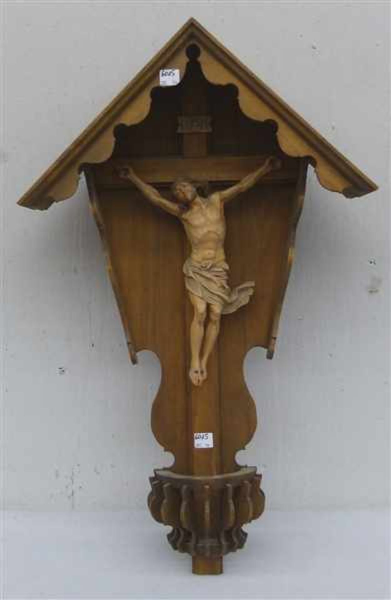 MarterlHolz, Christus am Kreuz, bemalt, Grödnertal, 20. Jh., Korpushöhe 28 cm, Gesamthöhe 68 cm,