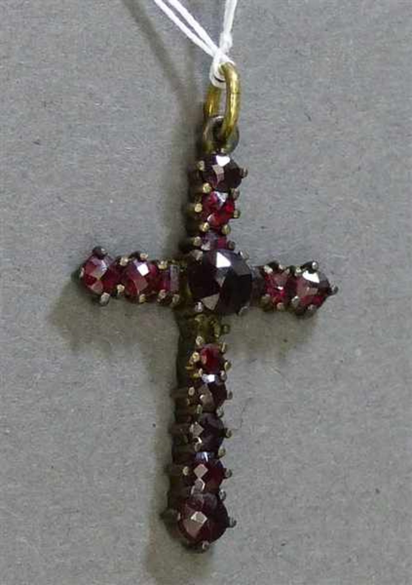 AnhängerSilber, vergoldet, "Kreuz", Granatbesatz, h 3 cm,