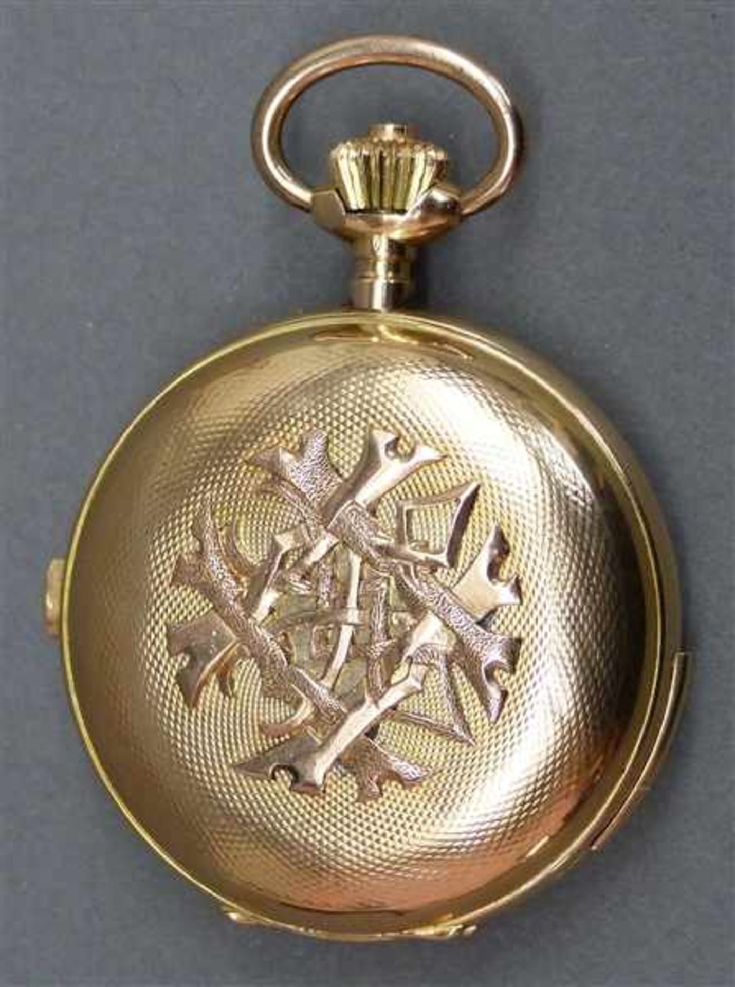 Schlagwerktaschenuhr mit Stopper14 kt. Gelbgold, Sprungdeckel. aufgearbeitetes Reliefdekor, - Bild 3 aus 4