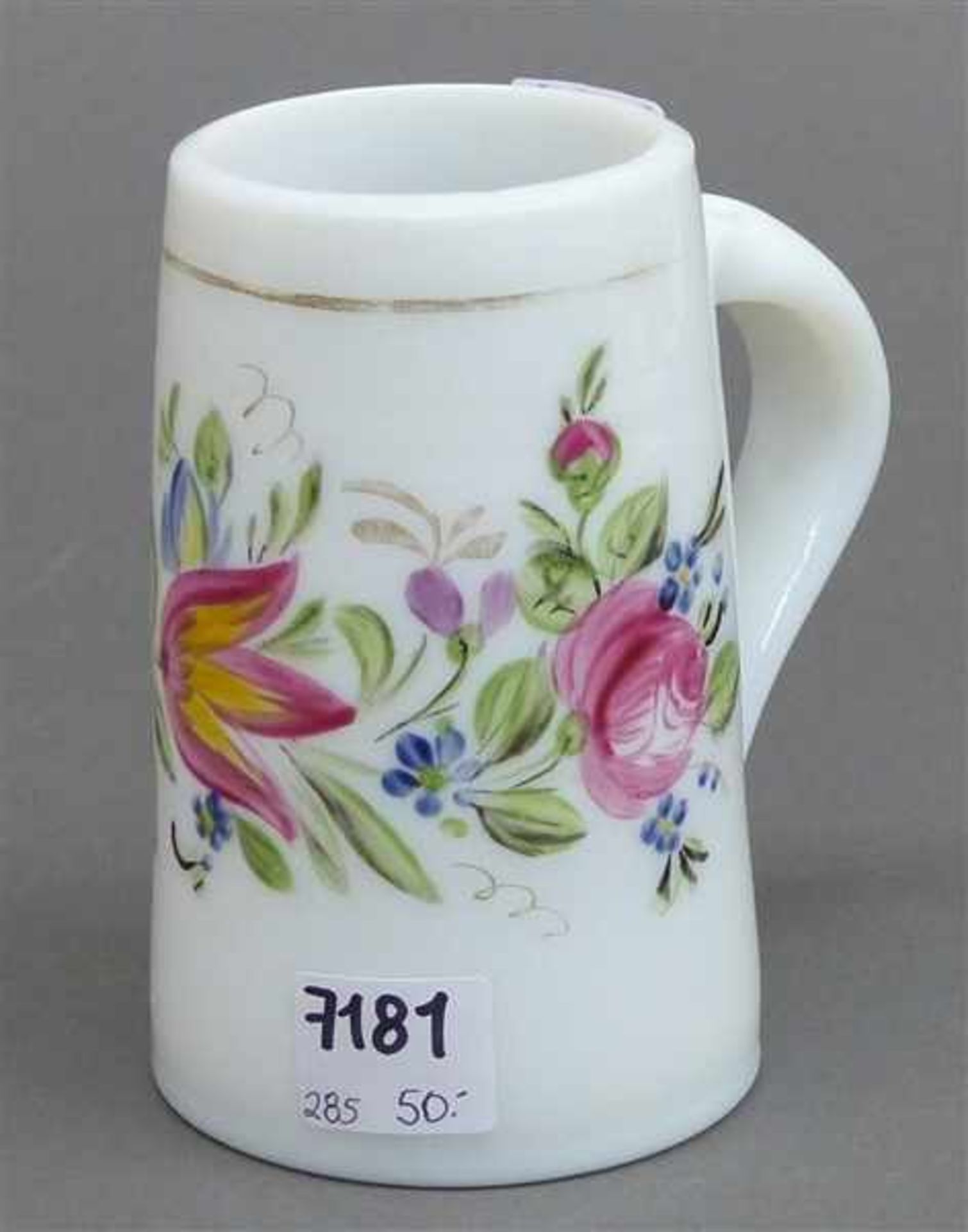 Henkelkrug, 19. Jh.Milchglas, Emailmalerei mit Blumen, Abriss, h 11 cm,