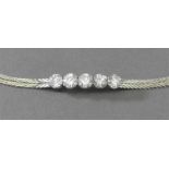 Armband18 kt. Weißgold, besetzt mit 5 Diamanten zus. ca. 5,0 ct., weiß bis getöntes weiß, pique,