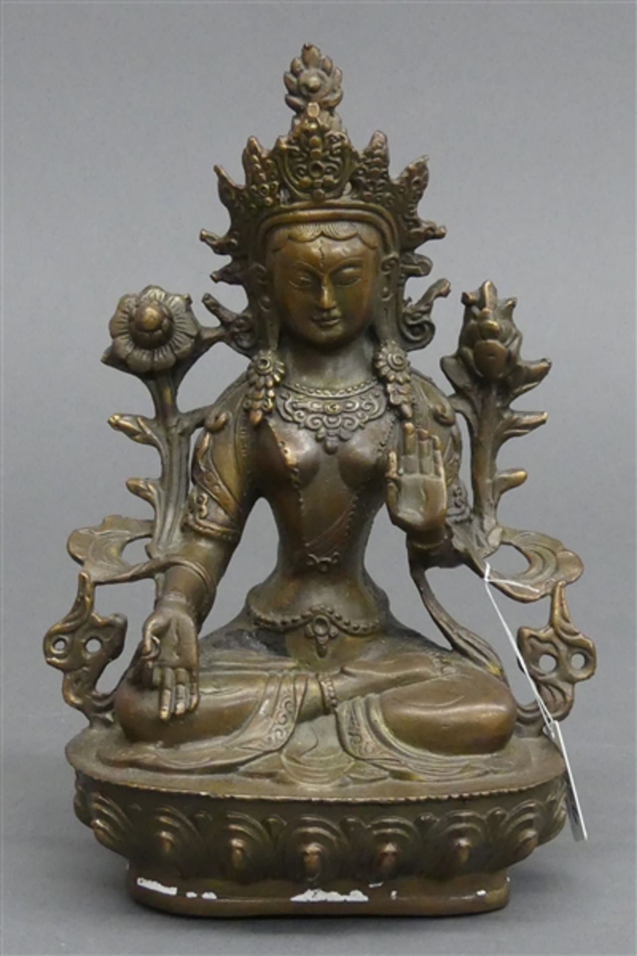 BronzeskulpturTibet, "Göttin Tara", durchbrochen gearbeitet, um 1900, h 21 cm,
