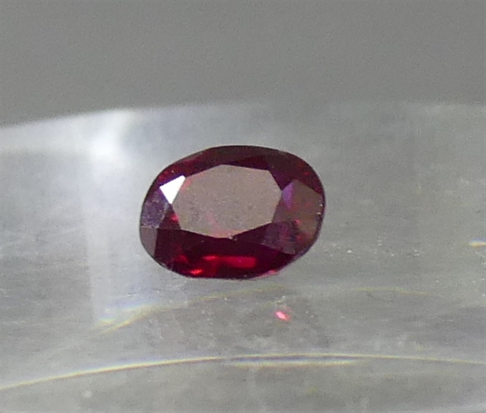 1 Rubinungefasst, oval, ca 1,96 ct., 8x6 mm,