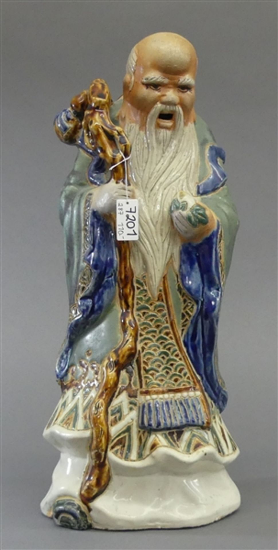 KeramikskulpturChina, bemalt, Weiser mit Wanderstab, 20. Jh., h 39 cm,