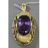 Anhänger14 kt. Gelbgold, 1 ovaler Amethyst 28x18 mm, durchbrochen gearbeitet, Art Deco Form, ca.