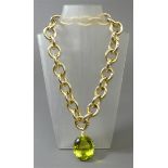 Collier14 kt. Gelbgold, 1 großer ovaler Peridot, Gliederkette, Juweliersarbeit, zus. ca. 142 g