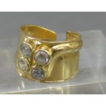 Damenring18 kt. Gelbgold, besetzt mit 4 geschliffenen Kristallsteinen, ca. 4 g schwer, RM 58,