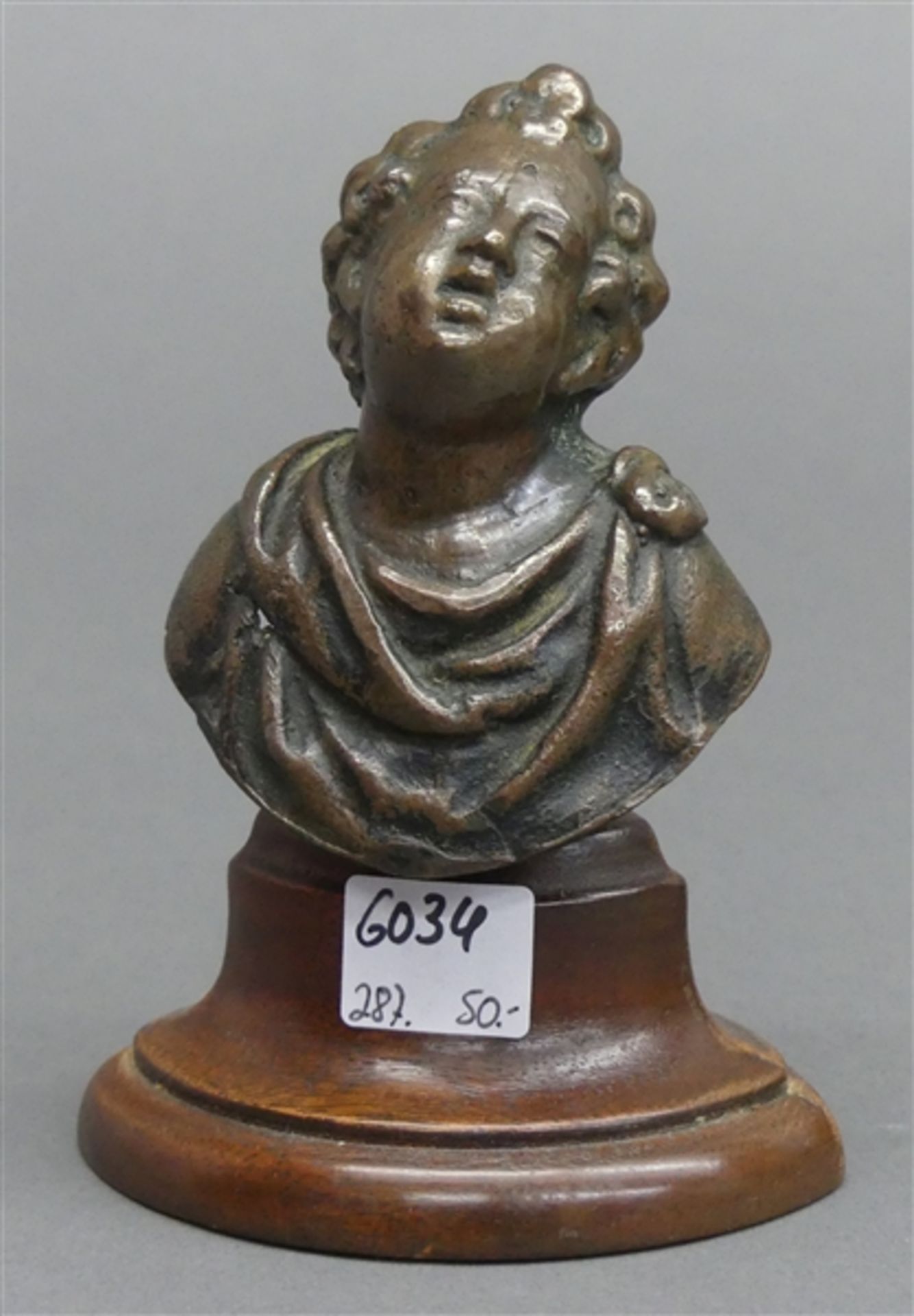 Bronzebüsteum 1900, römischer Jüngling, auf Holzsockel, h 13 cm,