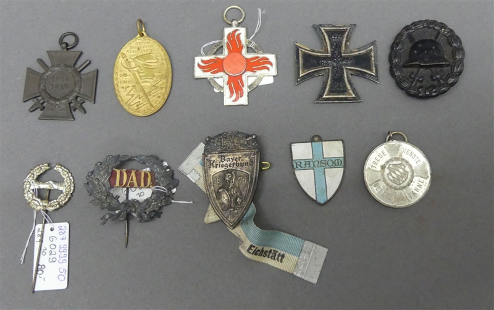 Konvolut Orden und Ehrenzeichen10tlg, 1. & 2. Weltkrieg, Eisernes Kreuz, Verwundetenabzeichen,