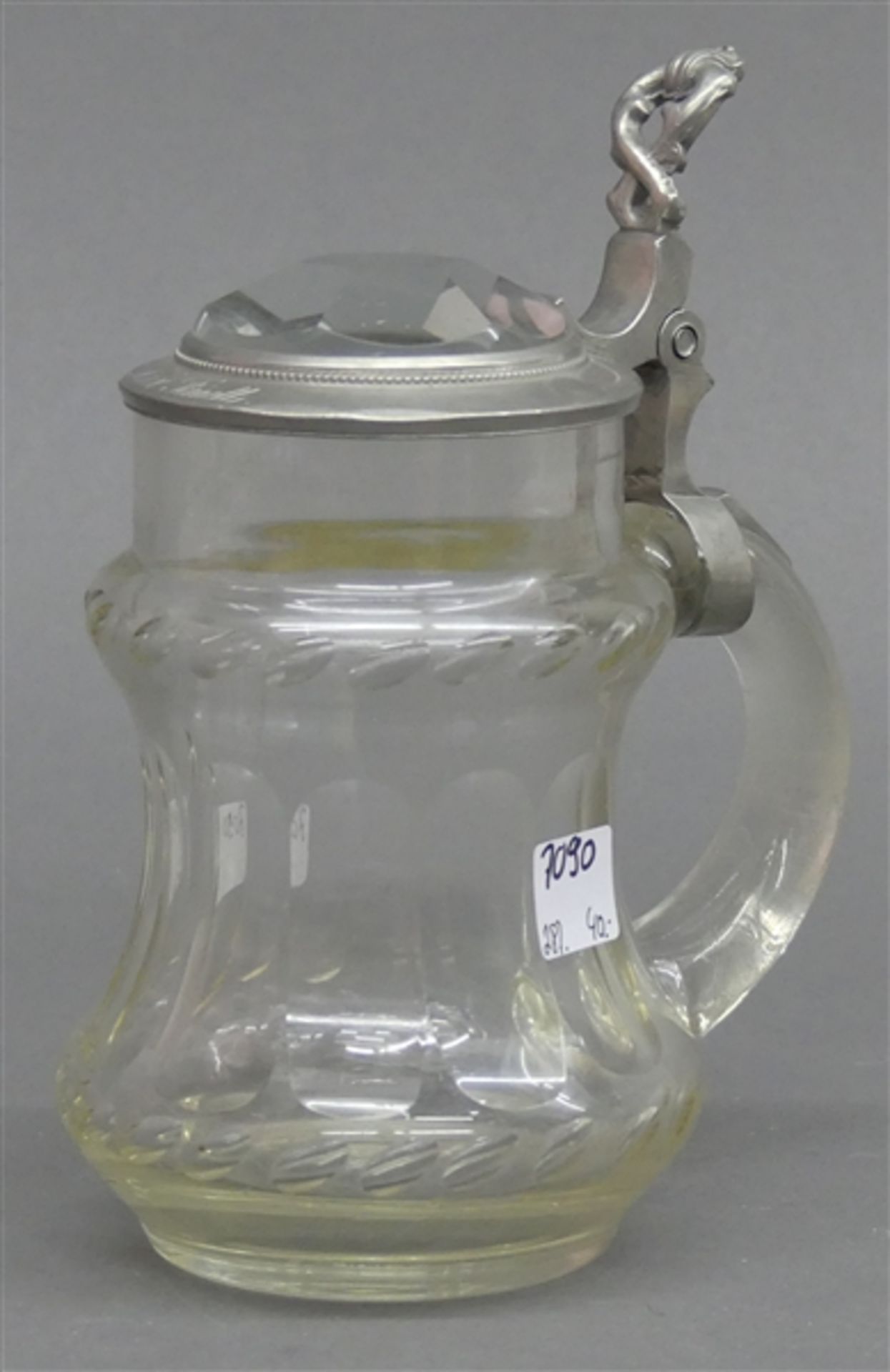 Bierkrugfarbloses Glas, um 1900, 0,5 Liter, Zinndeckel mit beschliffenem Prismendekor, h 19 cm,