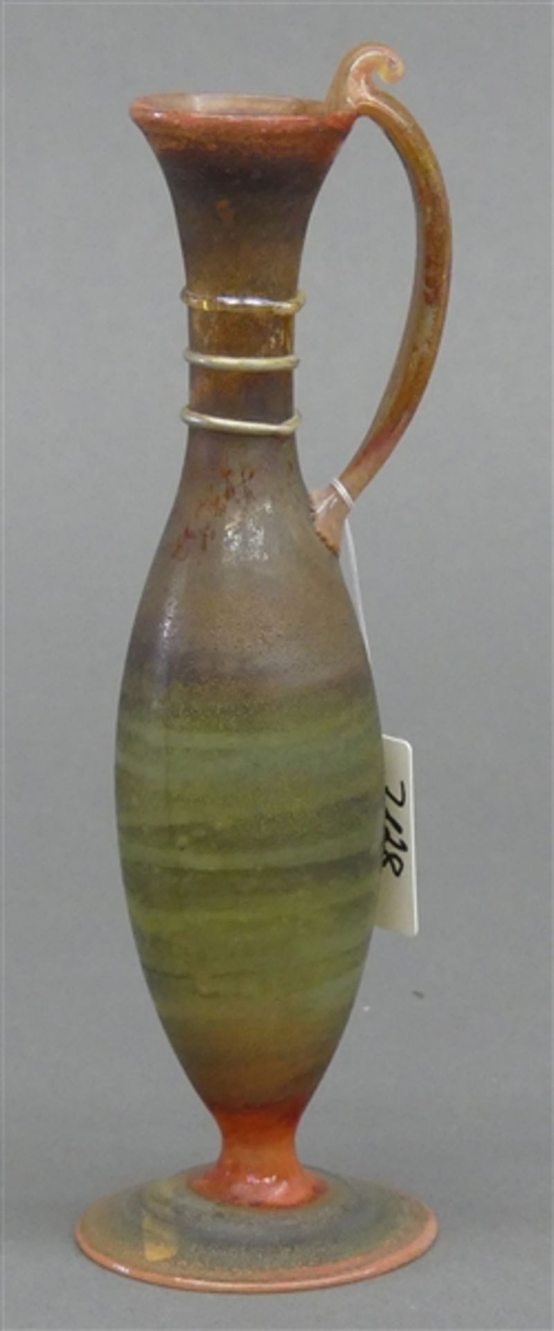 HenkelvaseGlas, verschieden farbig, röm. Form, 20. Jh., h 18,5 cm,