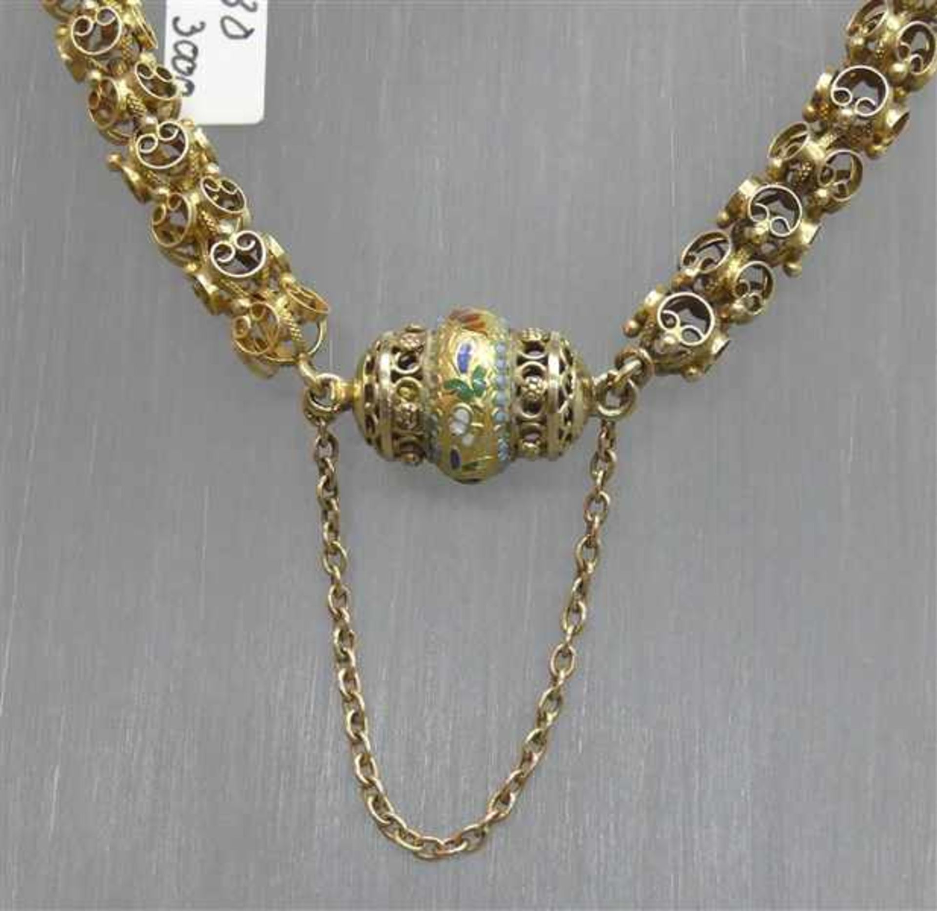 Halskette, 19. Jh. 14 kt. Gelbgold, Schloss mit farbigem Email, durchbrochen gearbeitete - Bild 2 aus 3