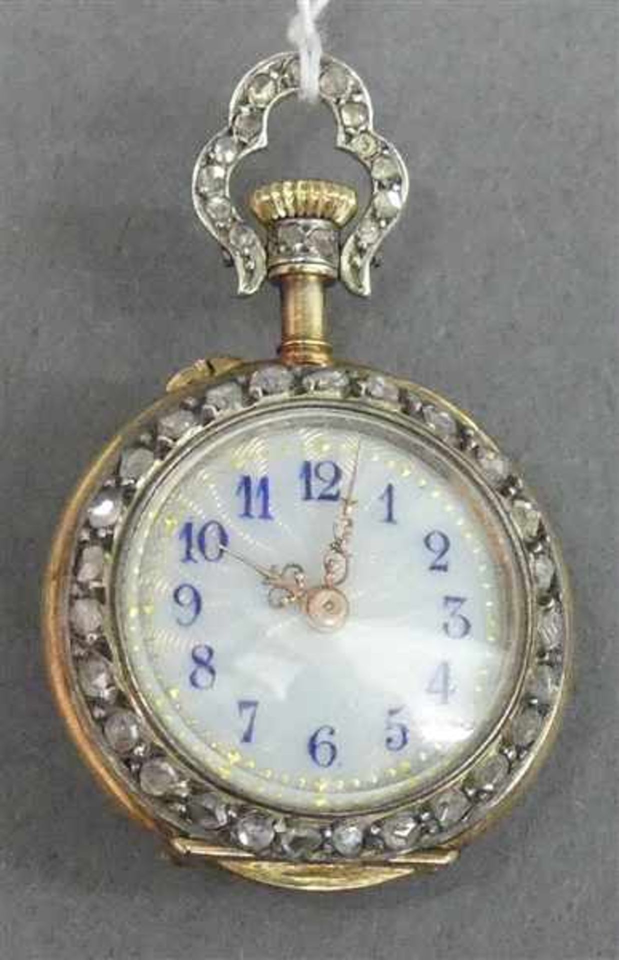 Damenhängeuhr18 kt. Gelbgold und Silber, Kronenaufzug, Rückdeckel und Lünette und Diamantbesatz, - Image 2 of 3